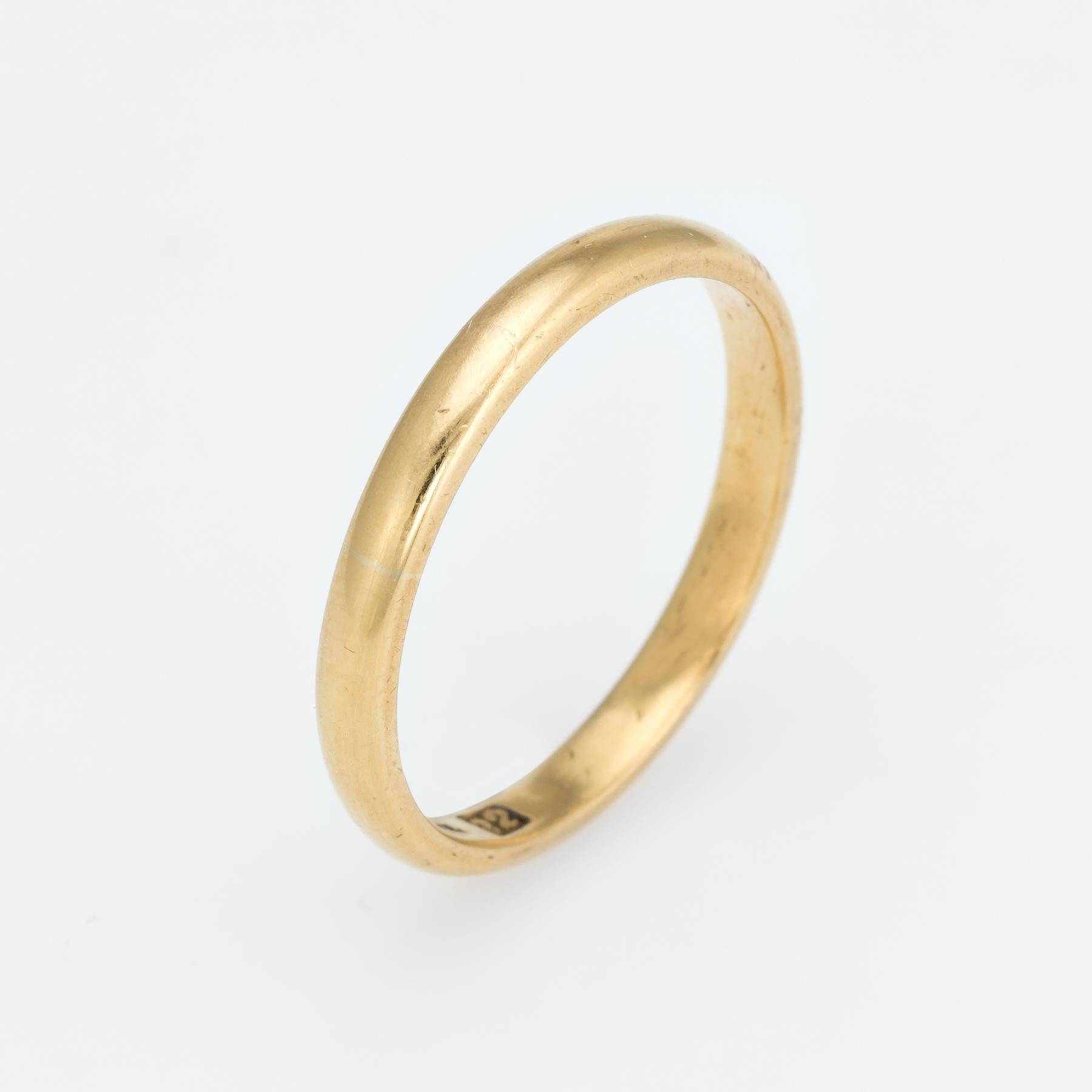 Elegant & finely detailed Edwardian wedding band (circa 1909), crafted in 22 karat yellow gold. 

The simple and elegant band would make a lovely alternative wedding ring. The ring is made by JE Caldwell, the famed American jewelry institution since