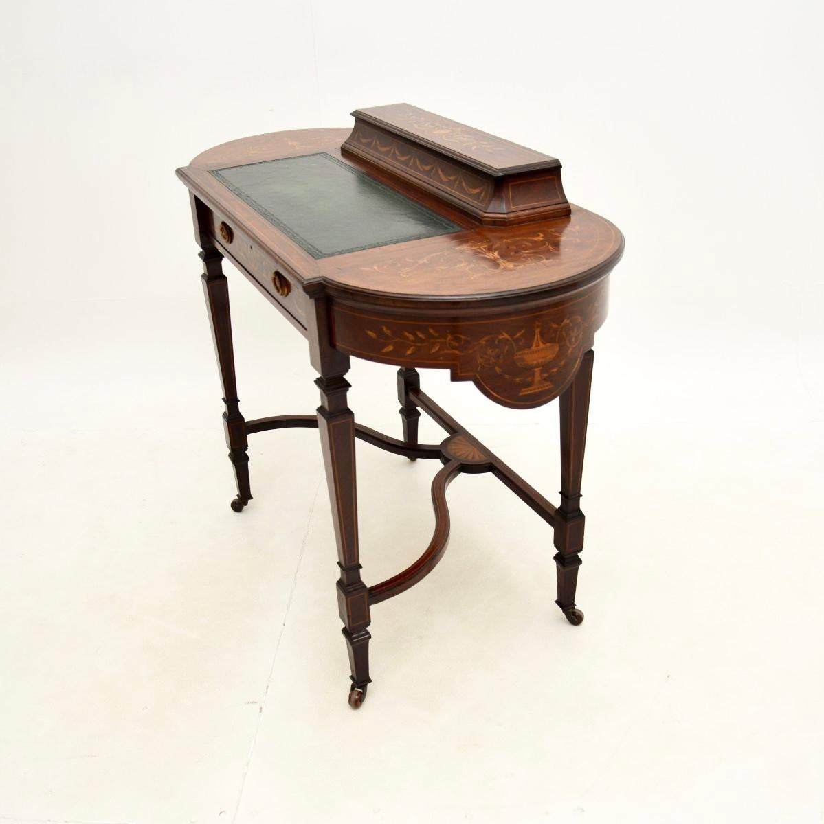 Britannique Bureau ancien de style édouardien en vente