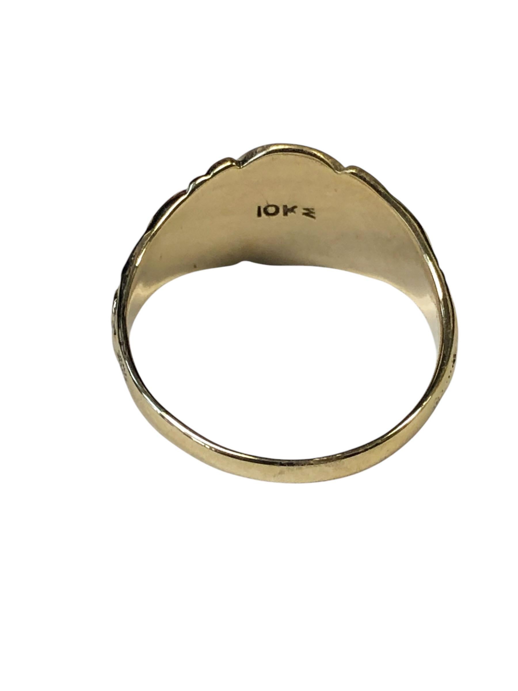 Bague de chevalière ancienne en or jaune de l'époque édouardienne Unisexe en vente