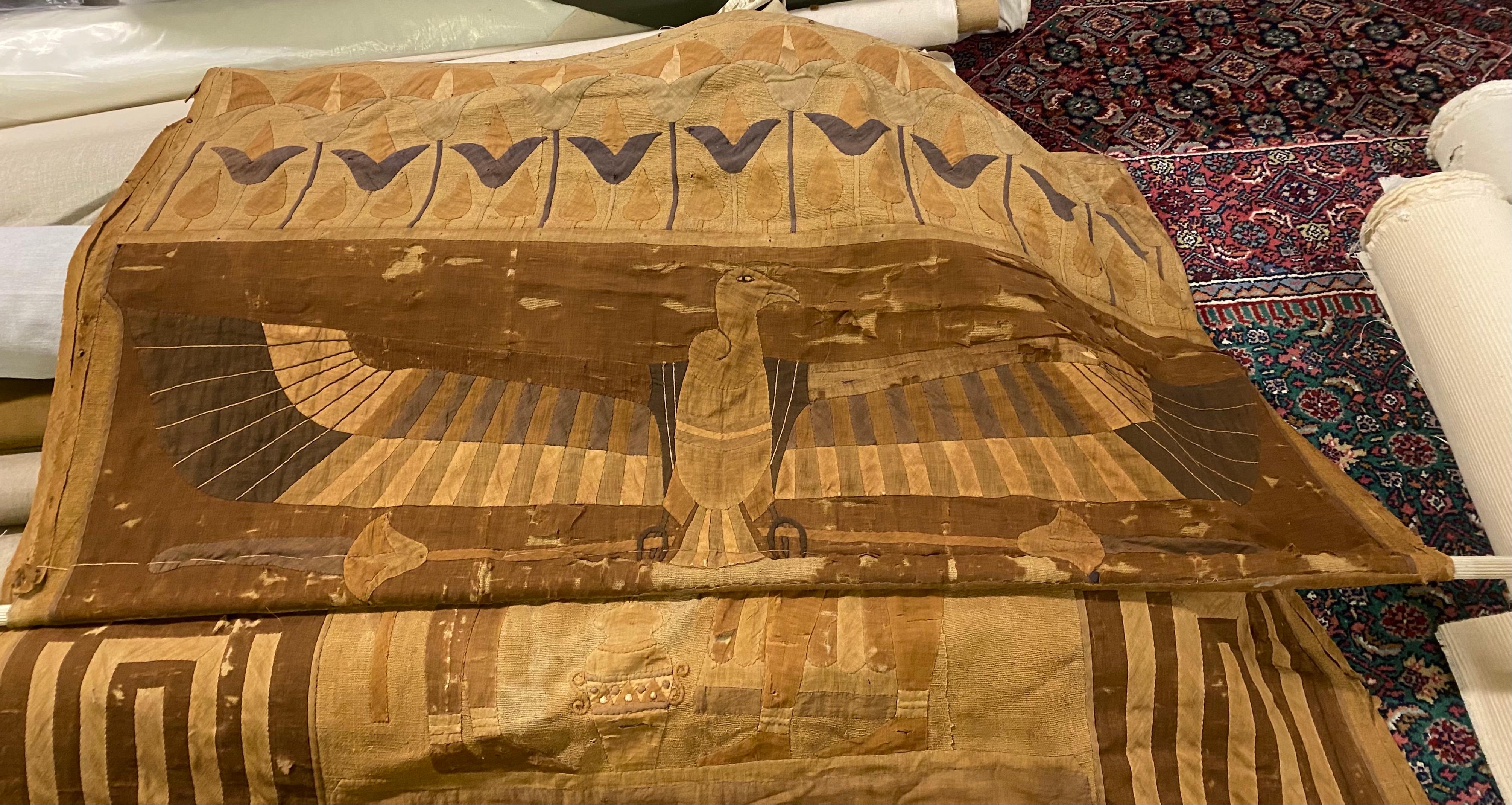 Antiker ägyptischer französischer Textilteppich aus Ägypten im Angebot 12