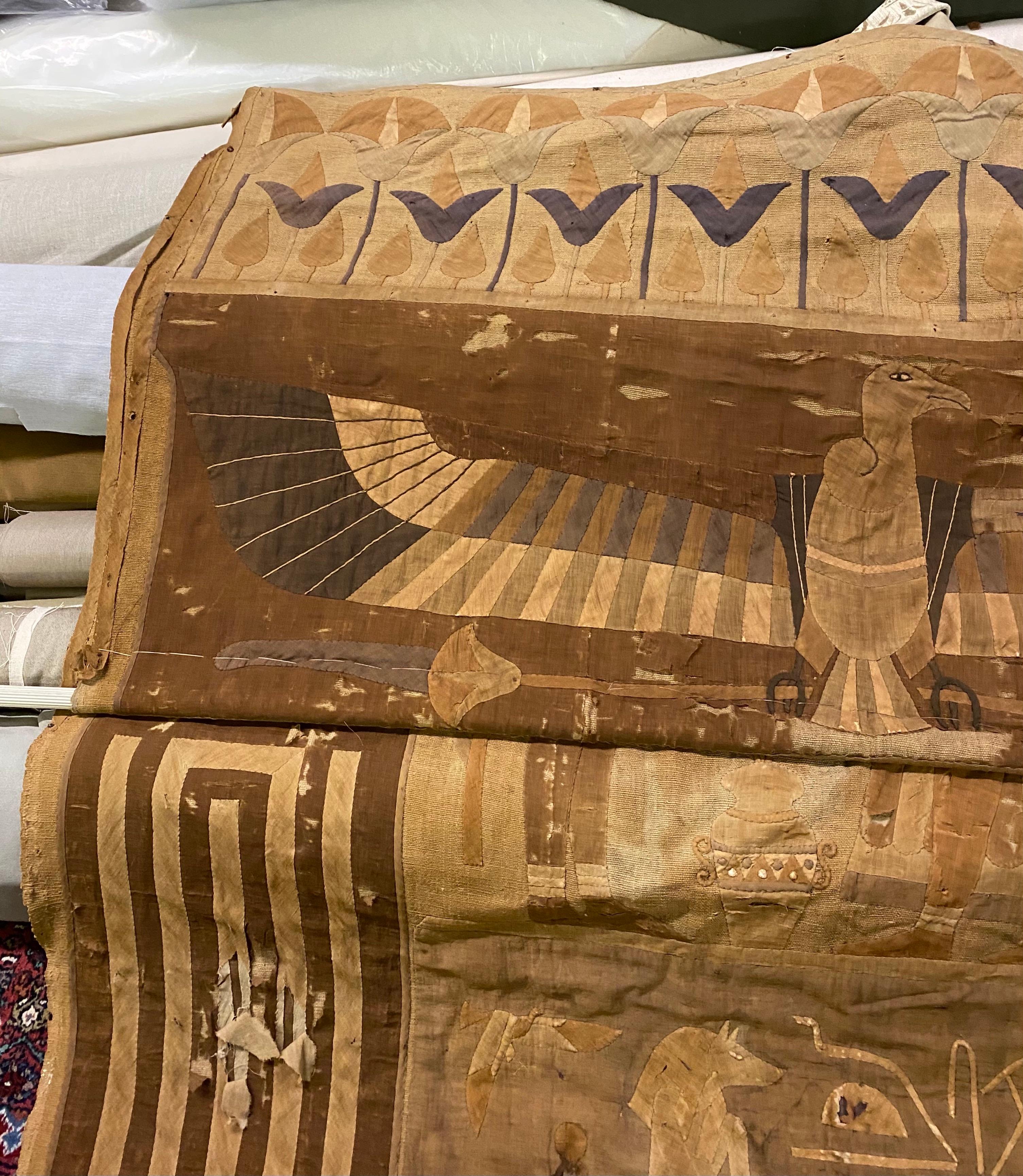 Antiker ägyptischer französischer Textilteppich aus Ägypten im Angebot 13