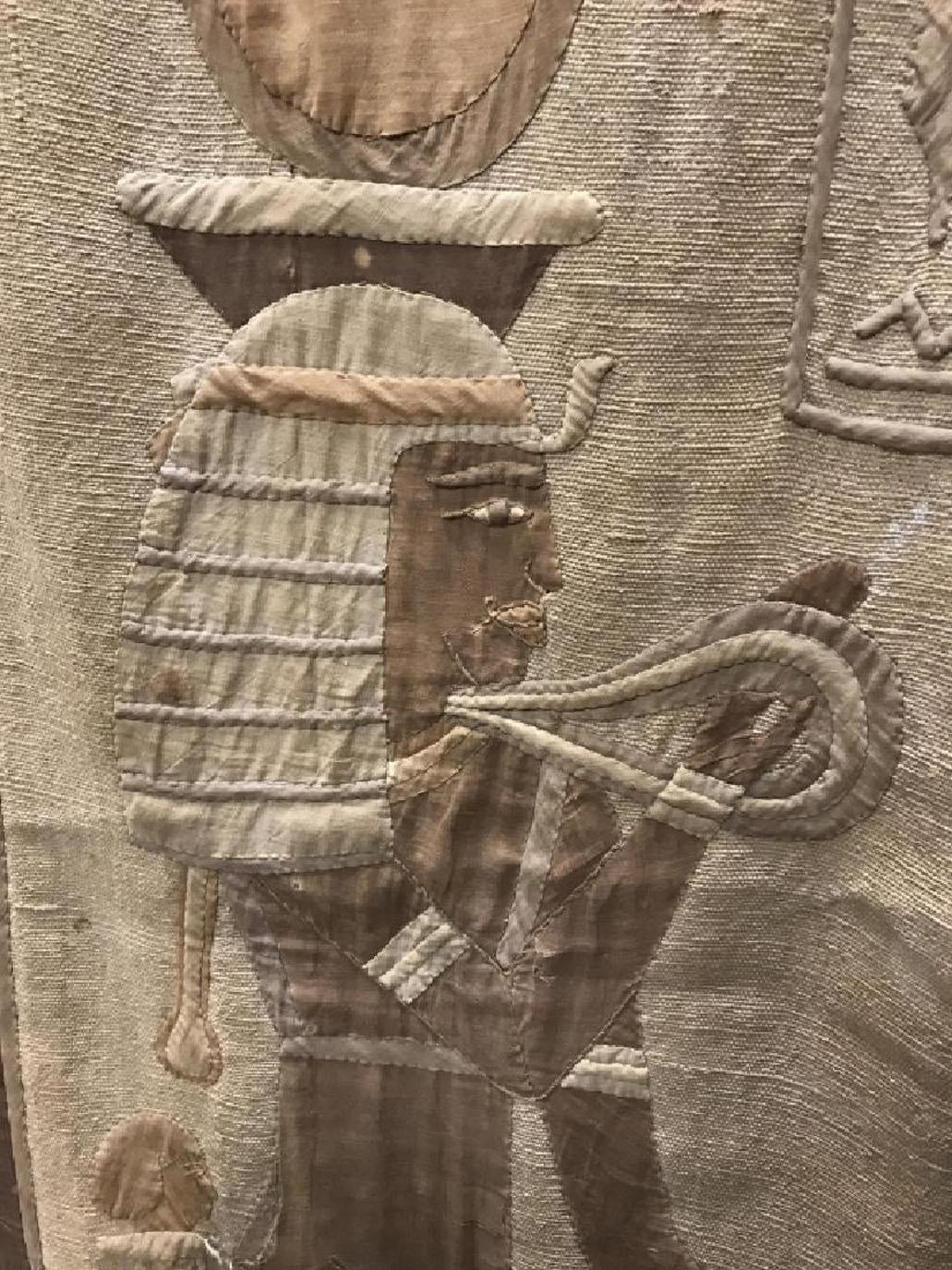 Antiker ägyptischer französischer Textilteppich aus Ägypten (Ägyptisch) im Angebot