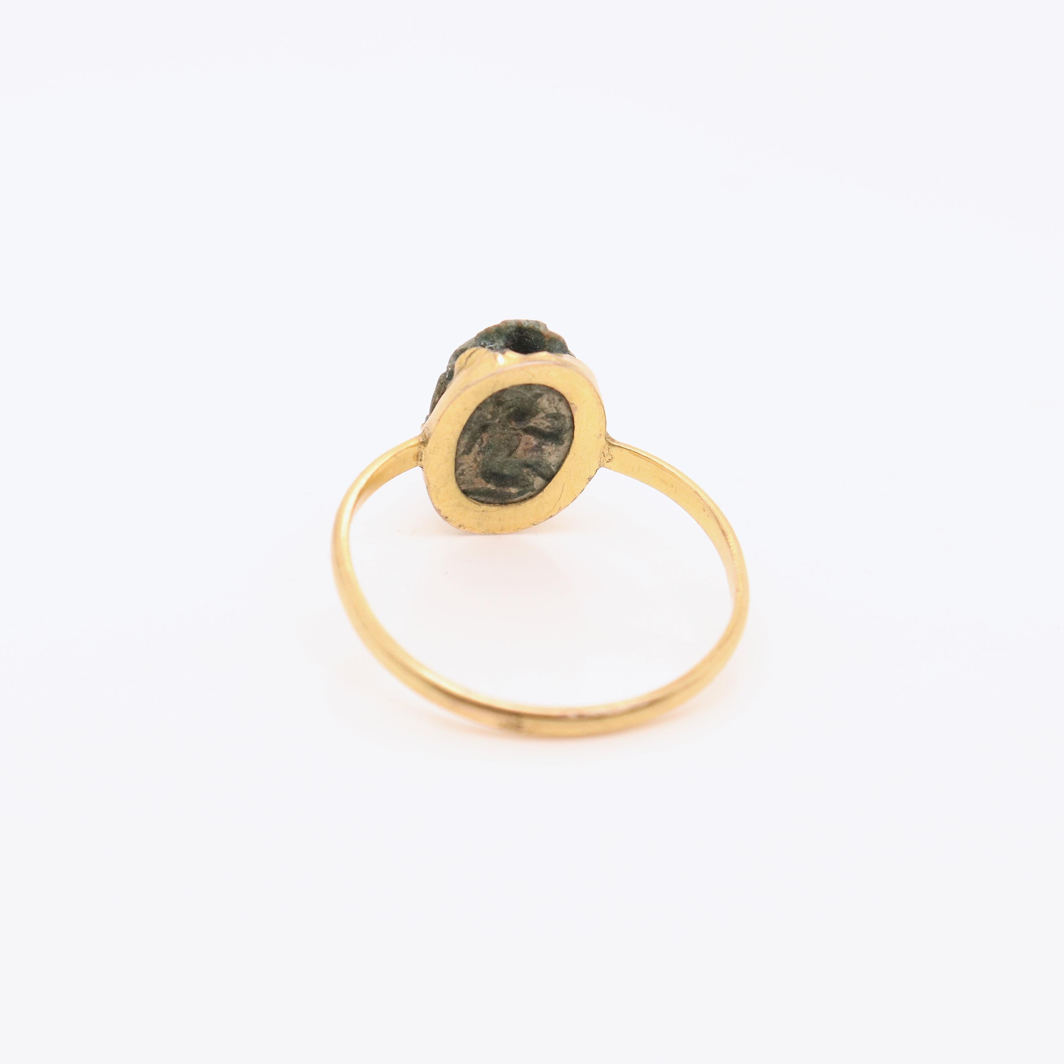 Antike ägyptische Gold & Fayence Keramik Skarabäus Ring im Zustand „Gut“ im Angebot in Philadelphia, PA