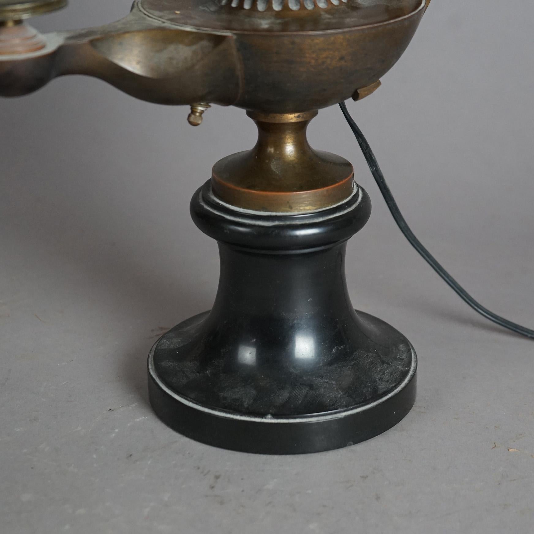 Antike ägyptische Revival Aladdin Form Figural Phoenix Schreibtischlampe, Anfang 20. (Metall) im Angebot