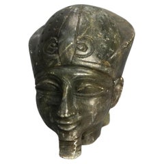 Antike geschnitzte Hartsteinskulptur im ägyptischen Revival-Stil, Mann mit Kopfschmuck, 19. Jahrhundert