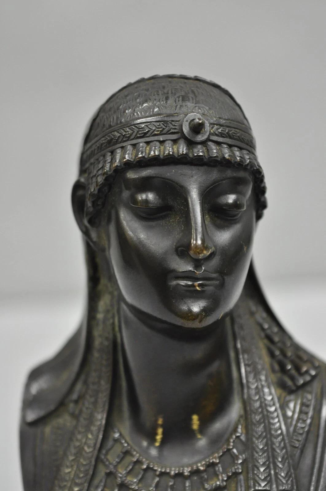 Néo-égyptien Buste de Pharaon en bronze de 7