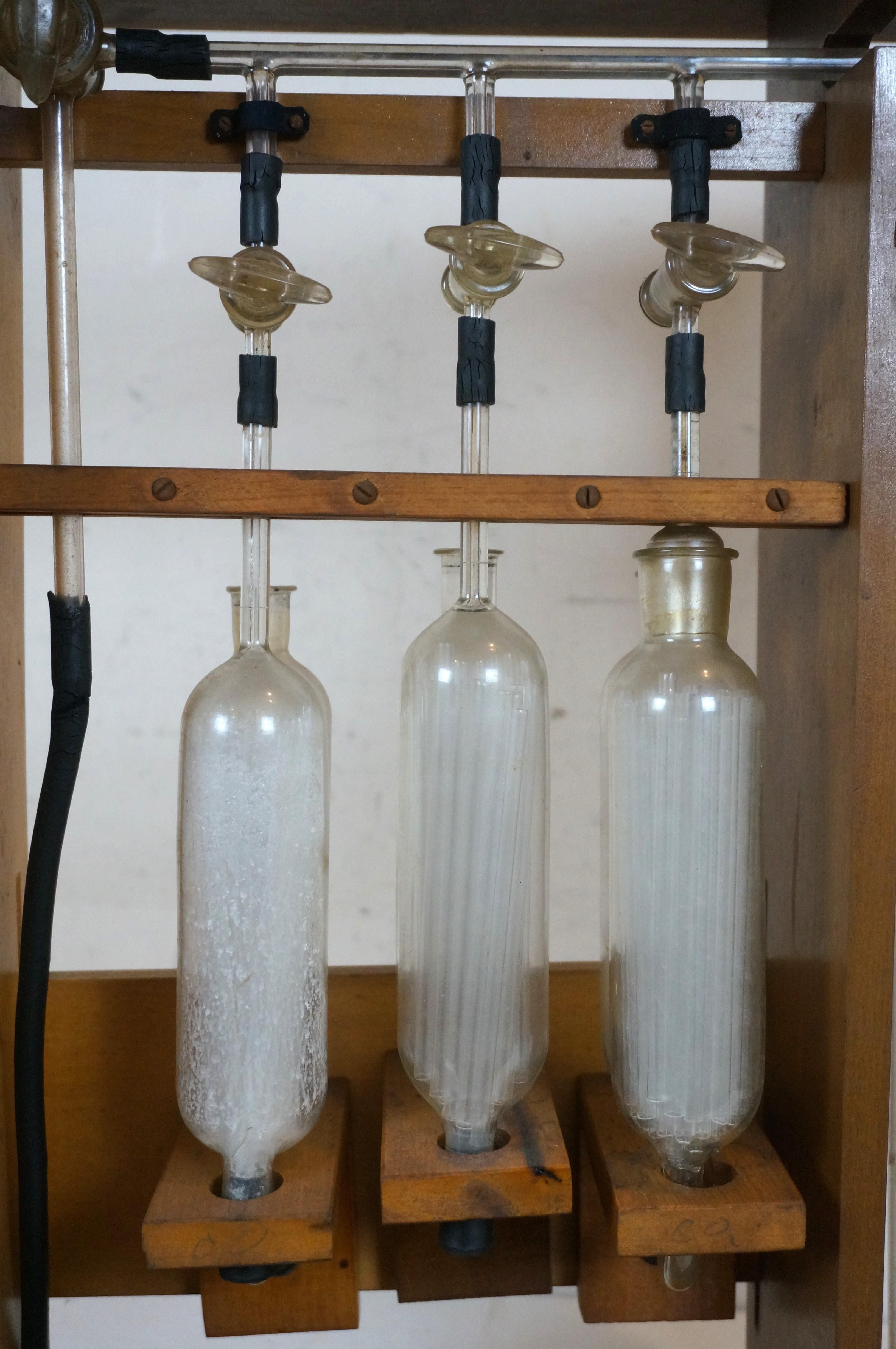 Ancien appareil d'analyseur de gaz Orsat EH Sargent Labratory Precision 21 pouces en vente 3