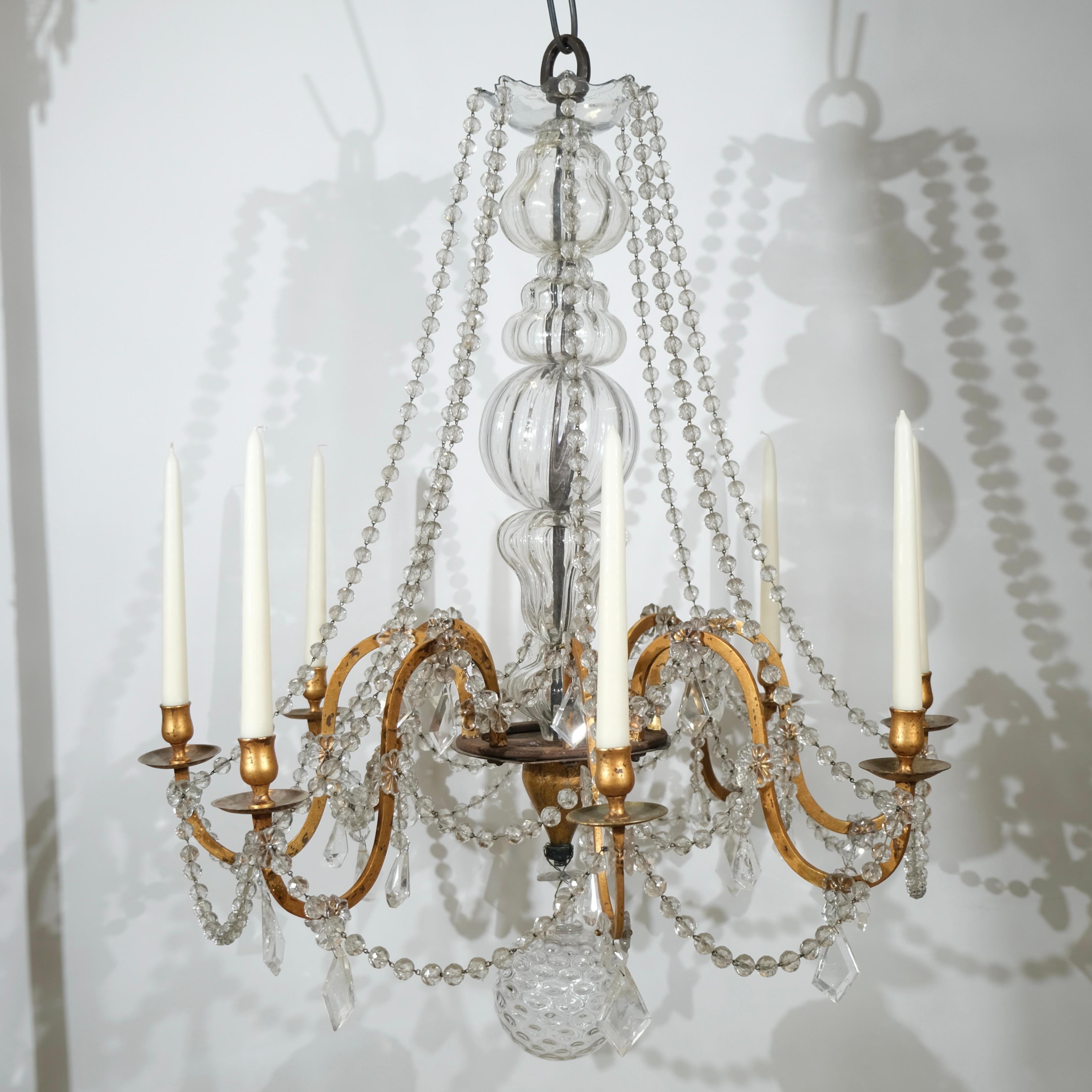 Antico lampadario a otto luci in ferro e cristallo. Inizio del XIX secolo. In condizioni buone in vendita a Stockholm, SE