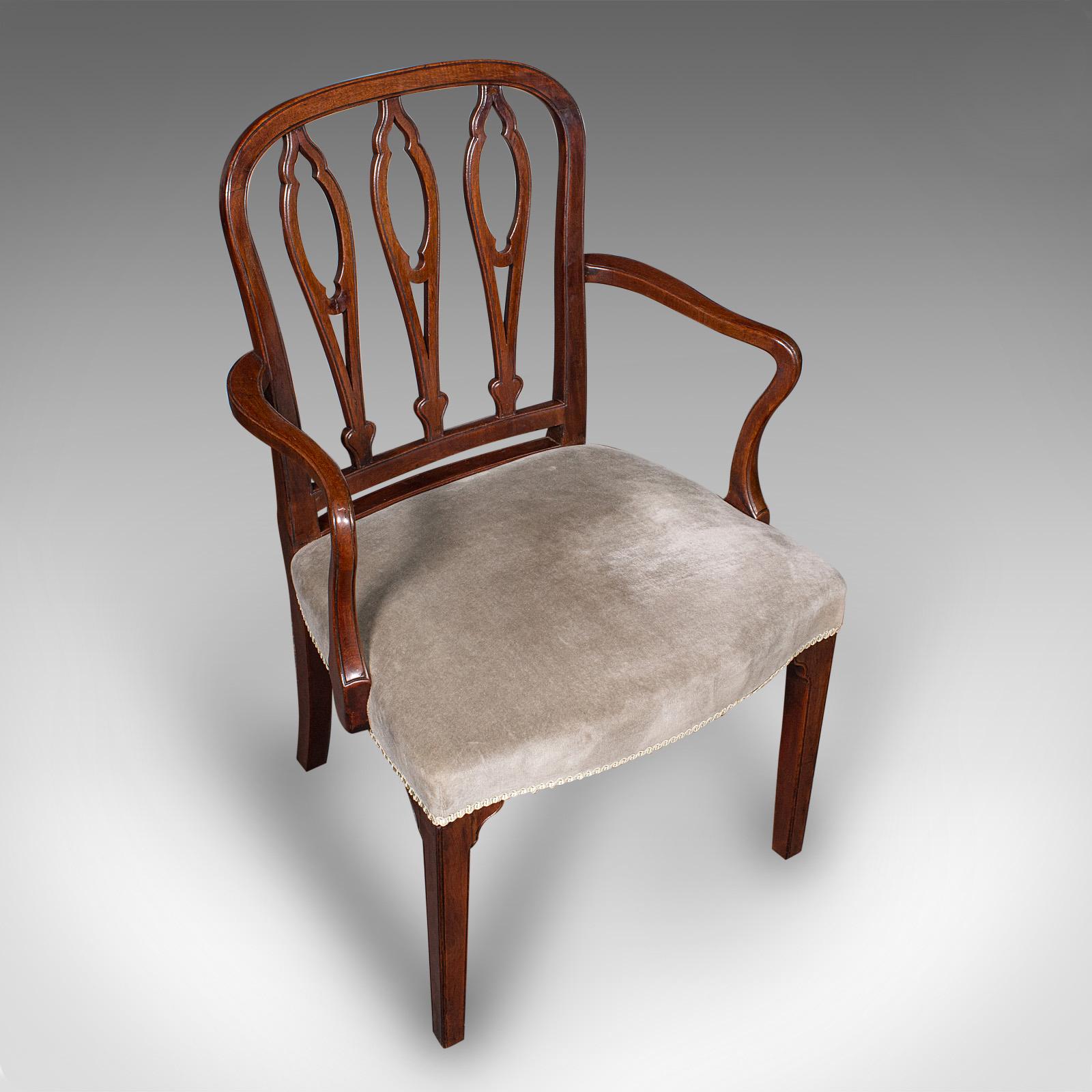 XVIII secolo Sedia a gomito antica, inglese, in velluto, da salotto, da scrivania, georgiana, C.C. 1790 in vendita