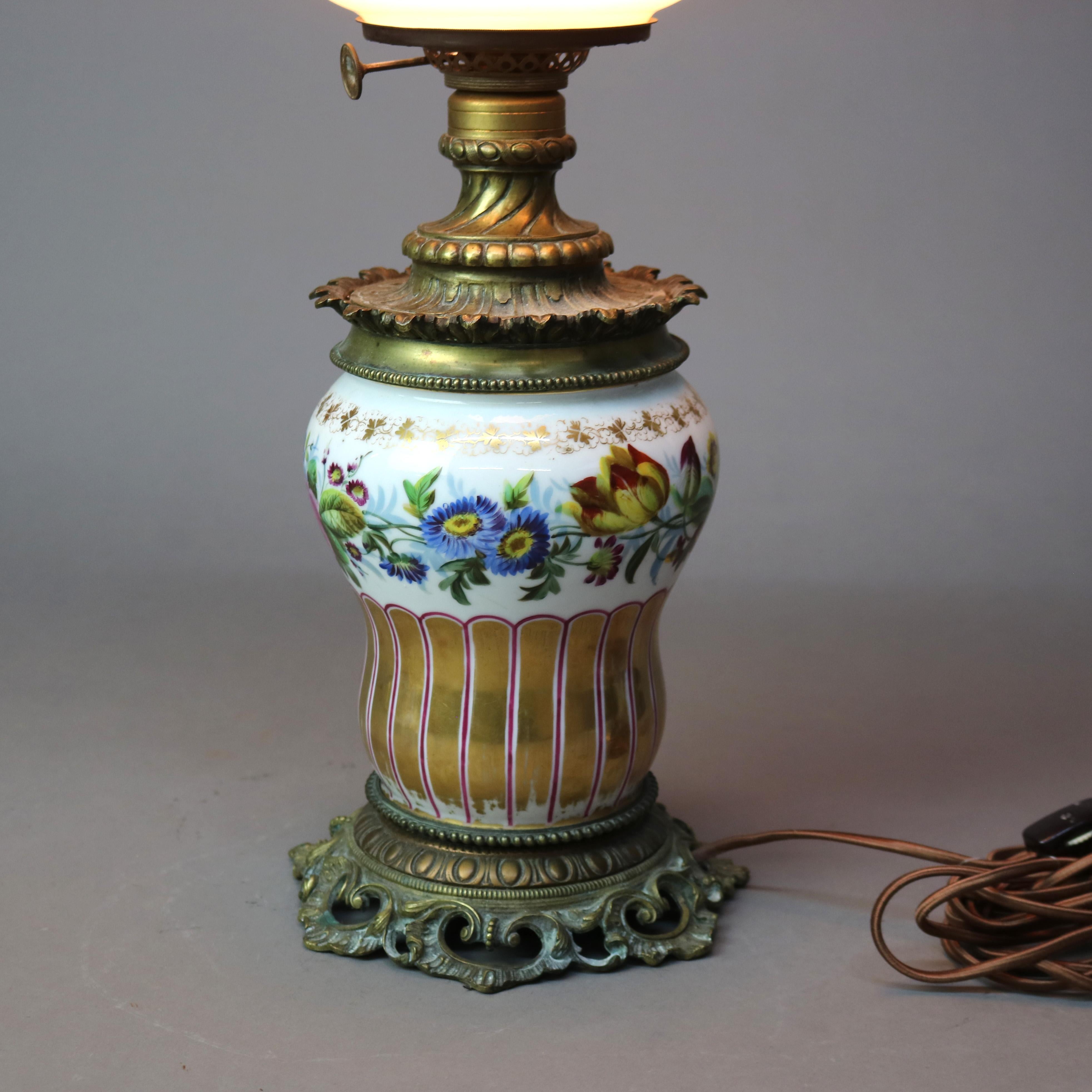 Porcelaine Ancienne lampe de bureau électrifiée émaillée avec le vent, vers 1890 en vente
