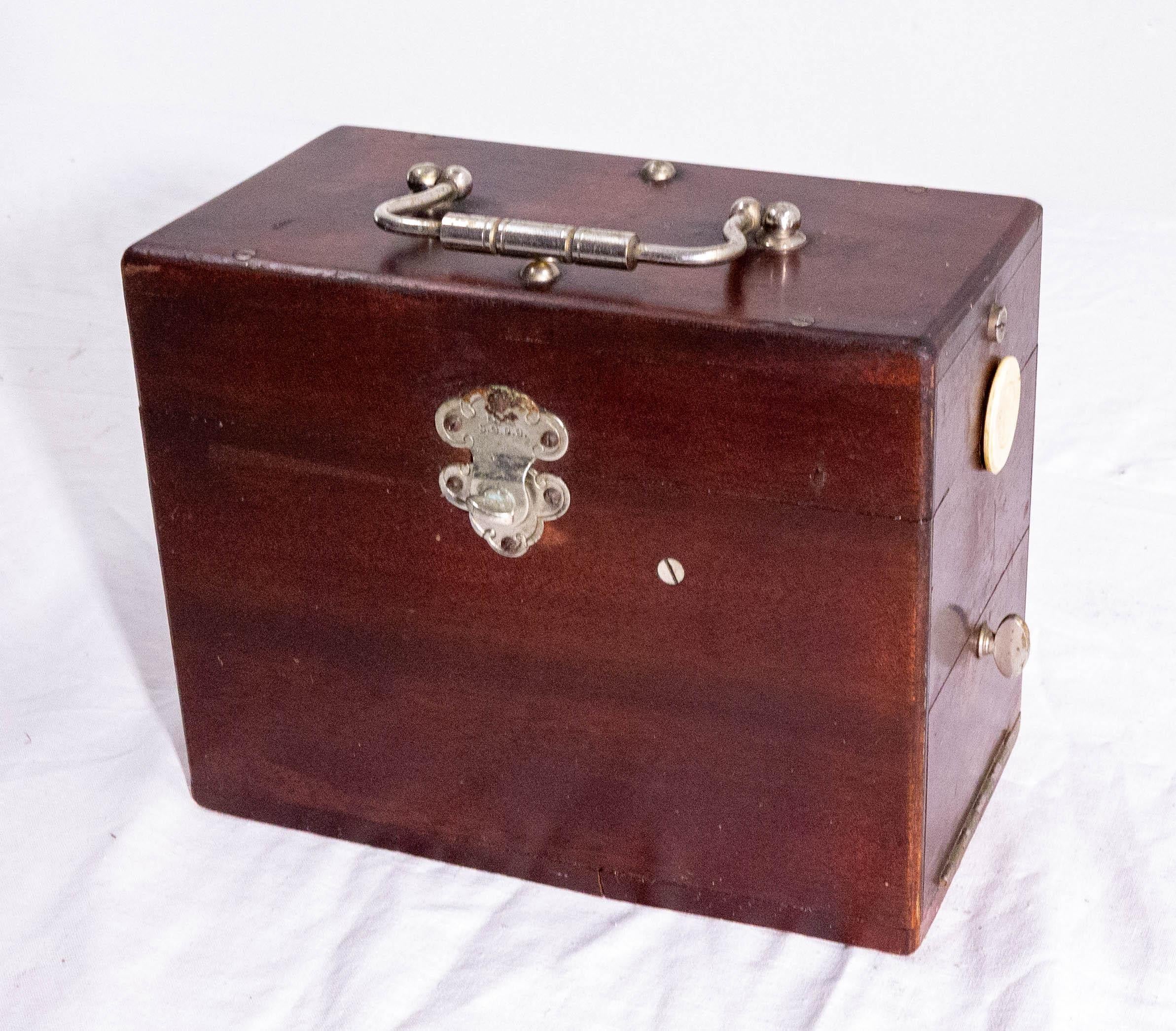 French Antique Electromedical Device from Chardin in Wooden Case, France, circa 1910 For Sale