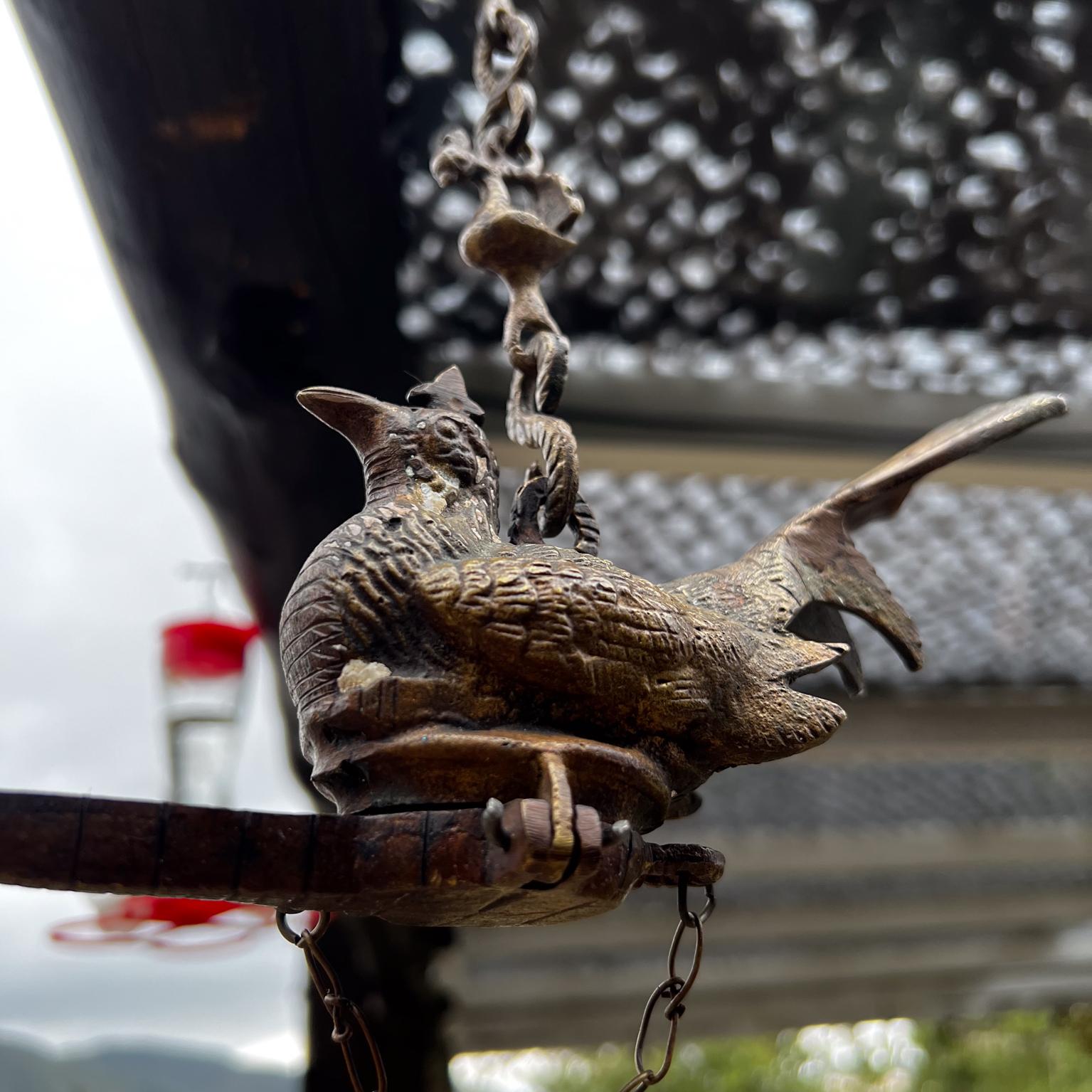 Antique Elegance Hanging Bird Feeder Oil Lamp in Bronze In Good Condition For Sale In Chula Vista, CA