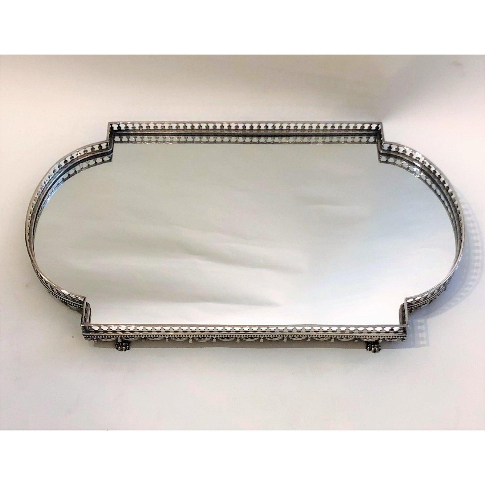 Antique Elegant 19th Century Silver Plated Galleried Mirrored Plateau In Good Condition In New Orleans, LA