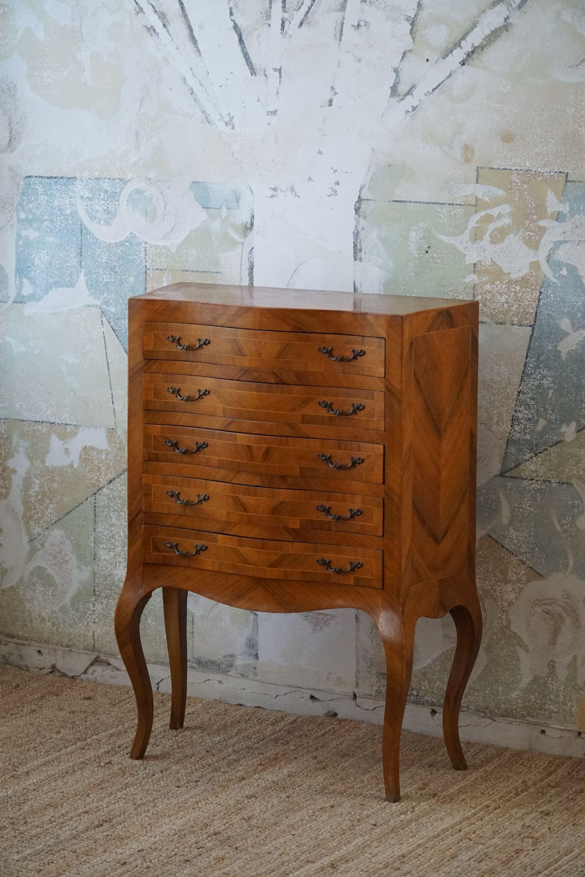 Antique Elegant Danish Chiffonier With Cabriole Legs in Lemon Tree, 19th Century For Sale 4