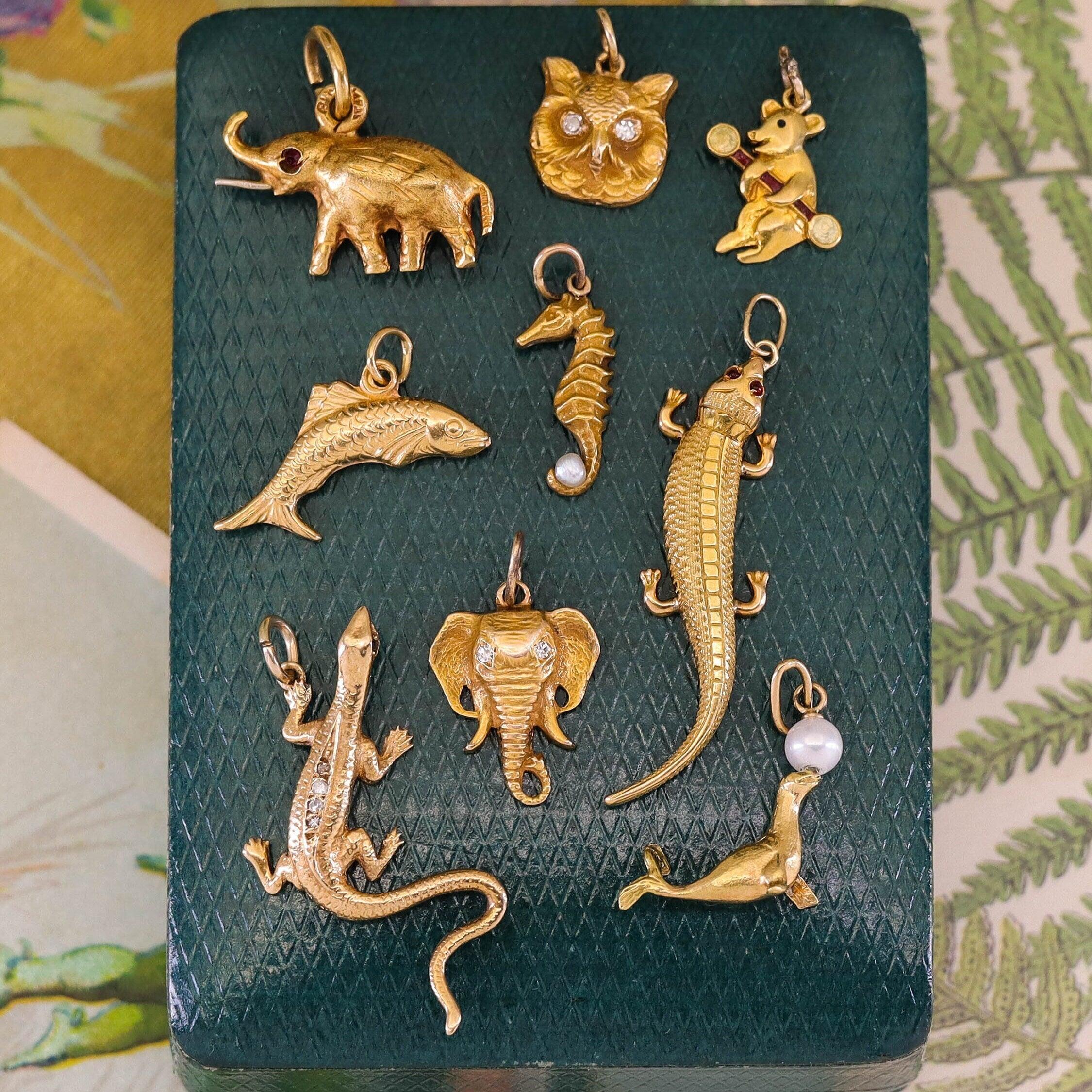 Breloque éléphant ancienne en or 10 carats Pour femmes en vente