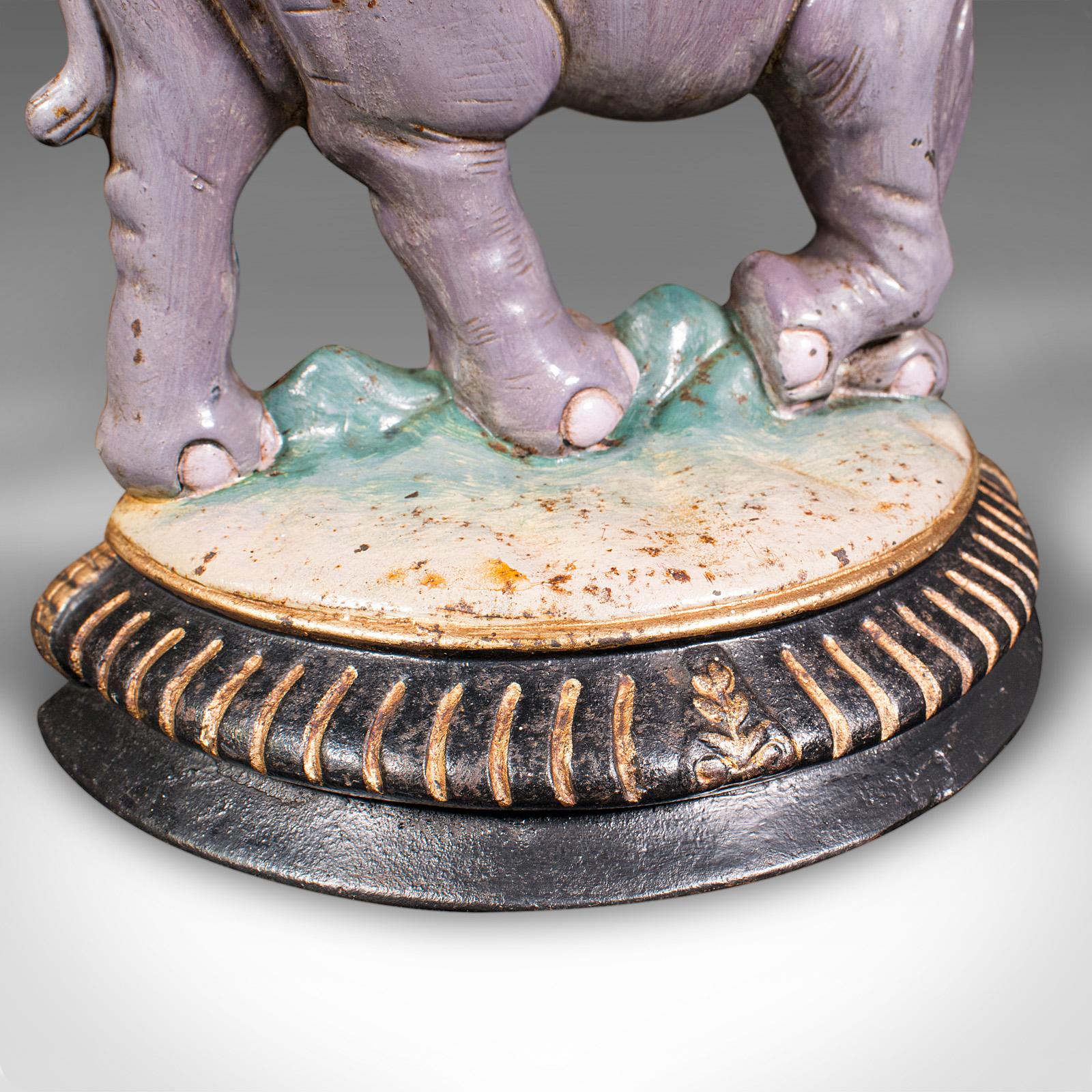 Tope de Puerta Elefante Antiguo, Inglés, Gran Exposición, Guardián de Puerta, Victoriano en venta 1