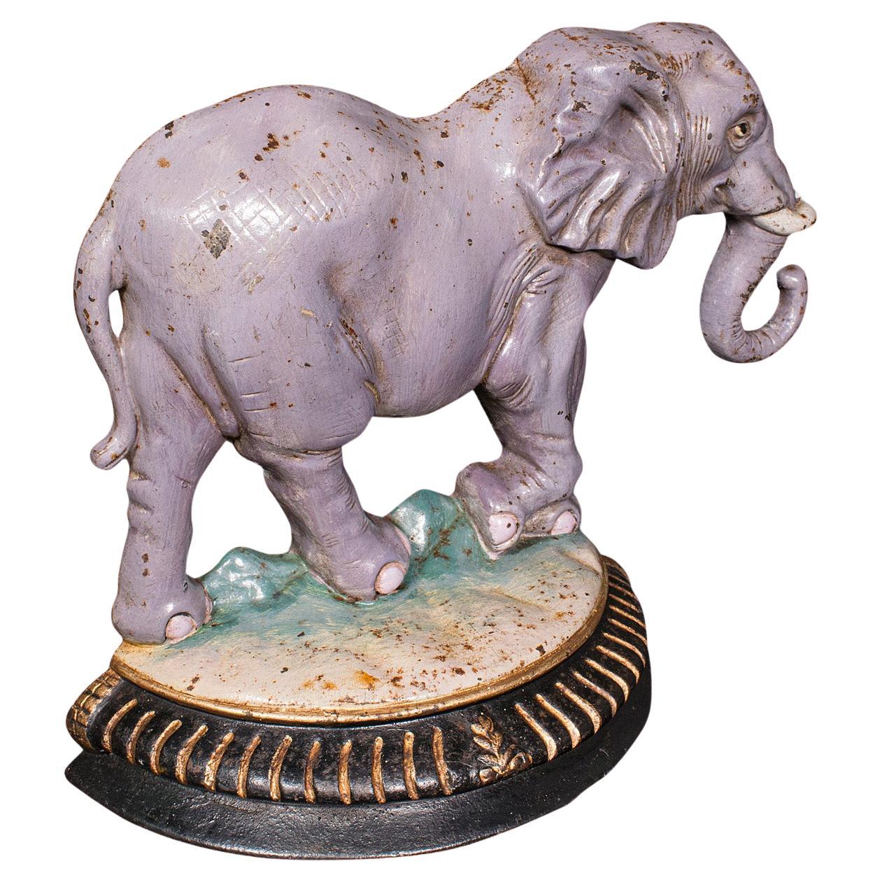 Tope de Puerta Elefante Antiguo, Inglés, Gran Exposición, Guardián de Puerta, Victoriano en venta