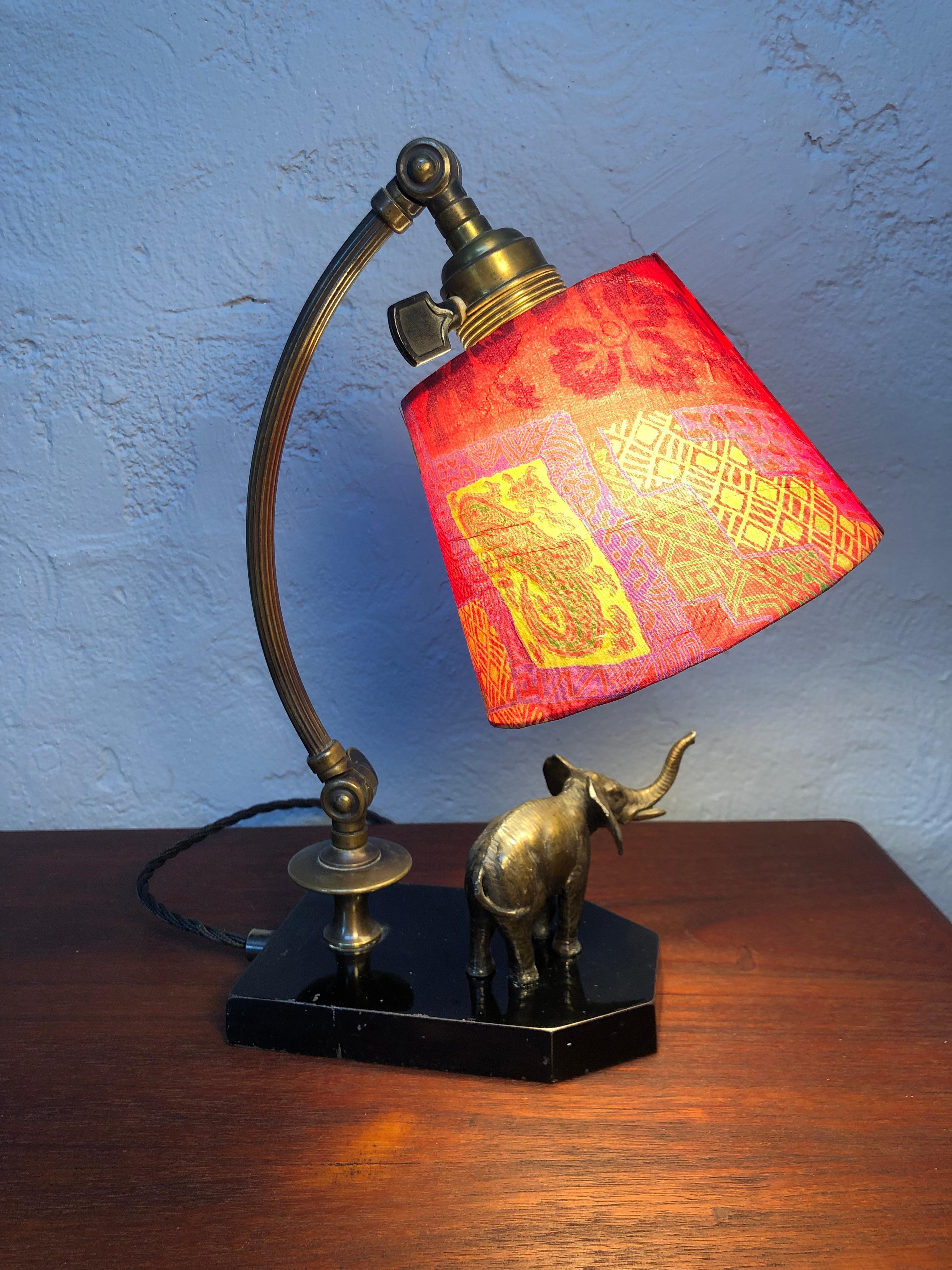 Antique Elephant Table Piano Lamp in Brass In Good Condition For Sale In Søborg, DK