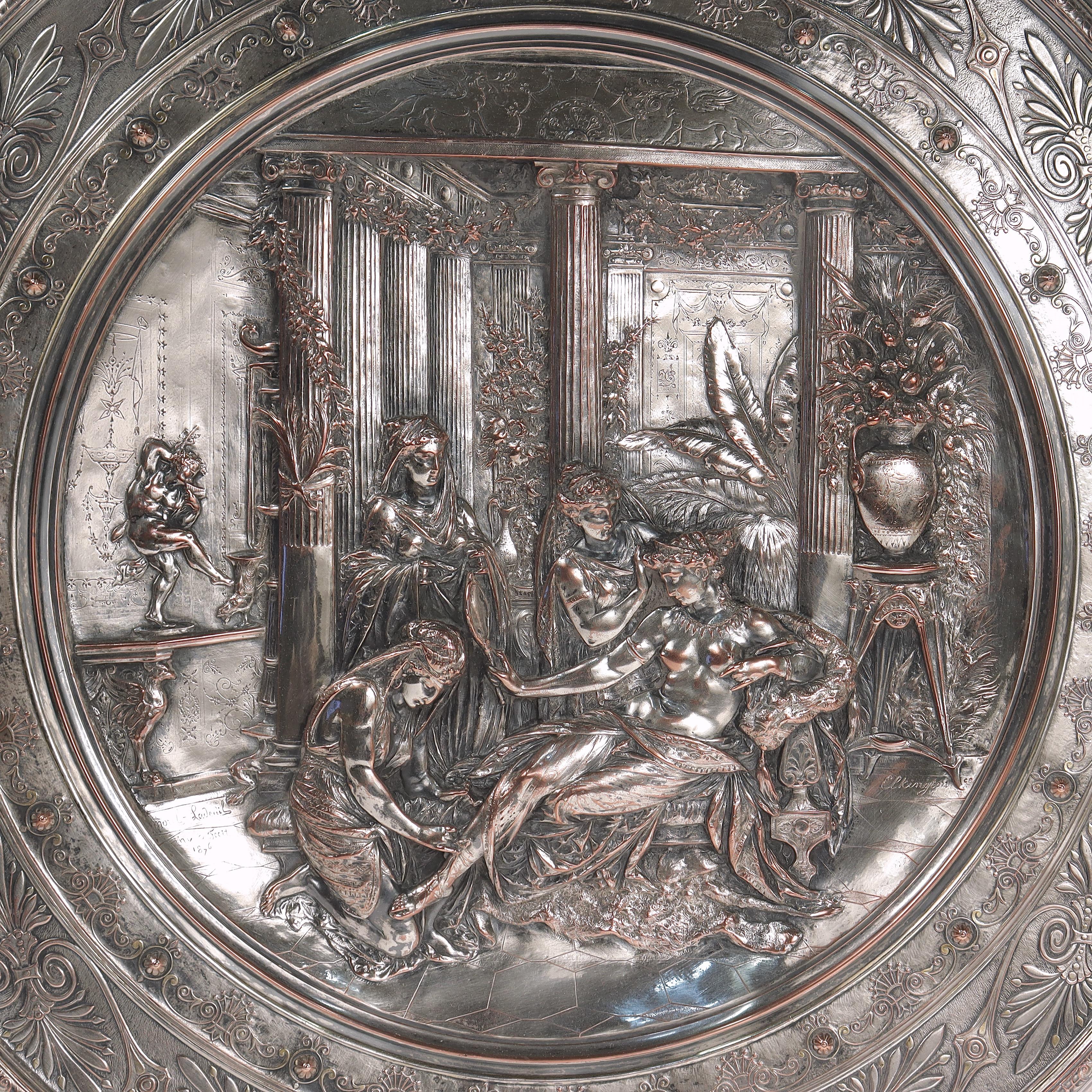 Néoclassique Assiette de présentation figurative ancienne en métal argenté Elkington Electrotype de Morel-Ladeuil en vente
