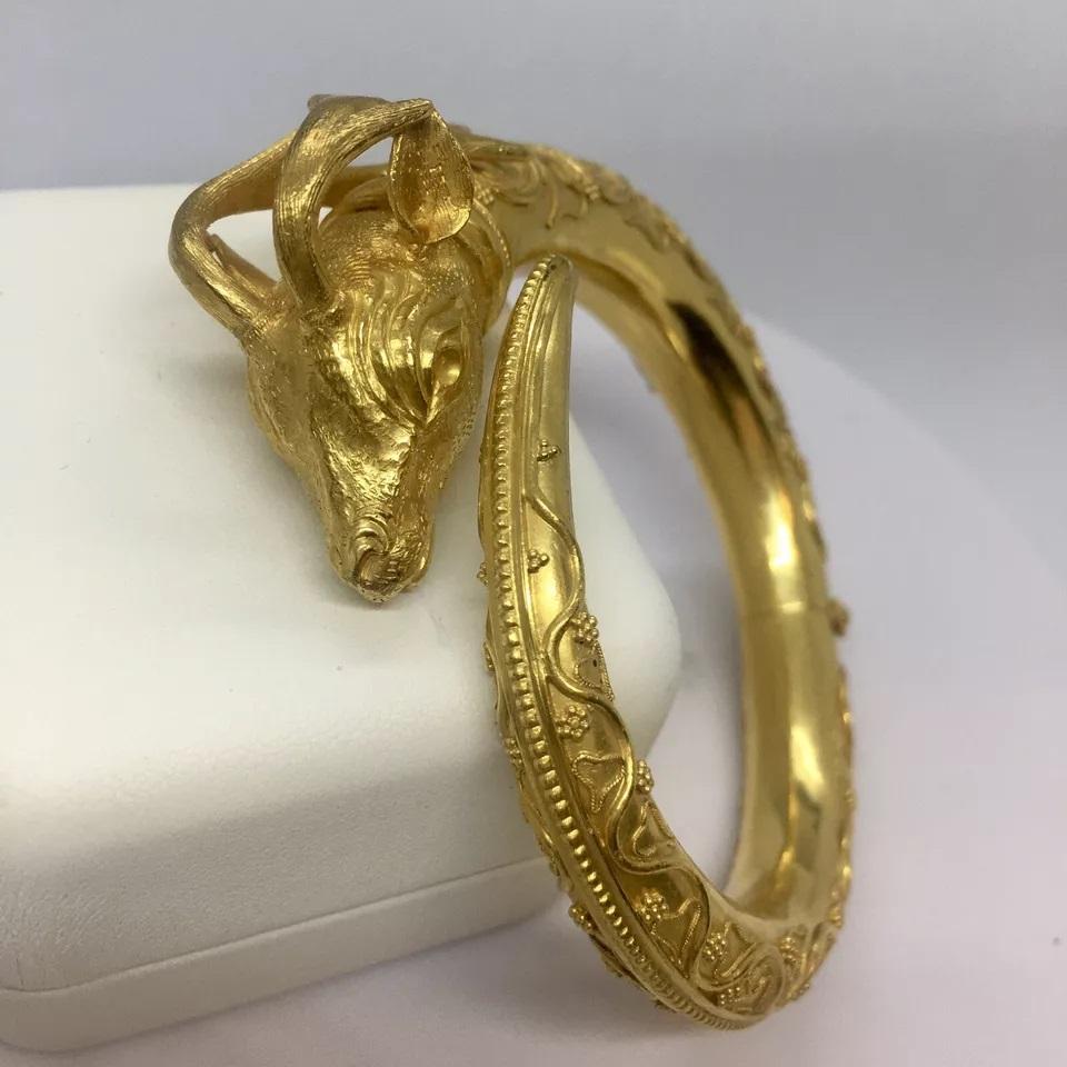 Antique Elk's Head Bypass Spring loaded Cuff Bracelet 22K Gold 71.5 Gram For Sale 1