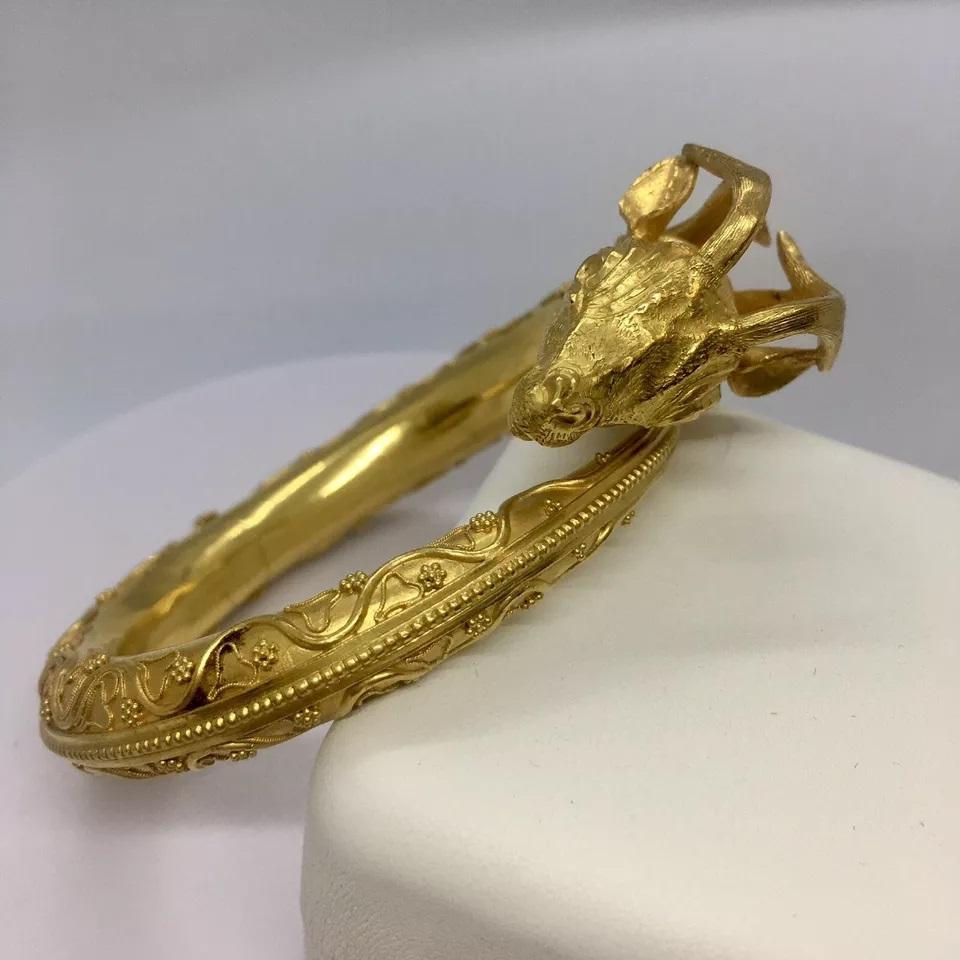Antique Elk's Head Bypass Spring loaded Cuff Bracelet 22K Gold 71.5 Gram For Sale 2