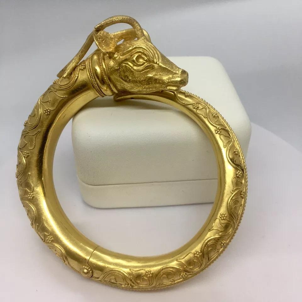 Antique Elk's Head Bypass Spring loaded Cuff Bracelet 22K Gold 71.5 Gram For Sale 3