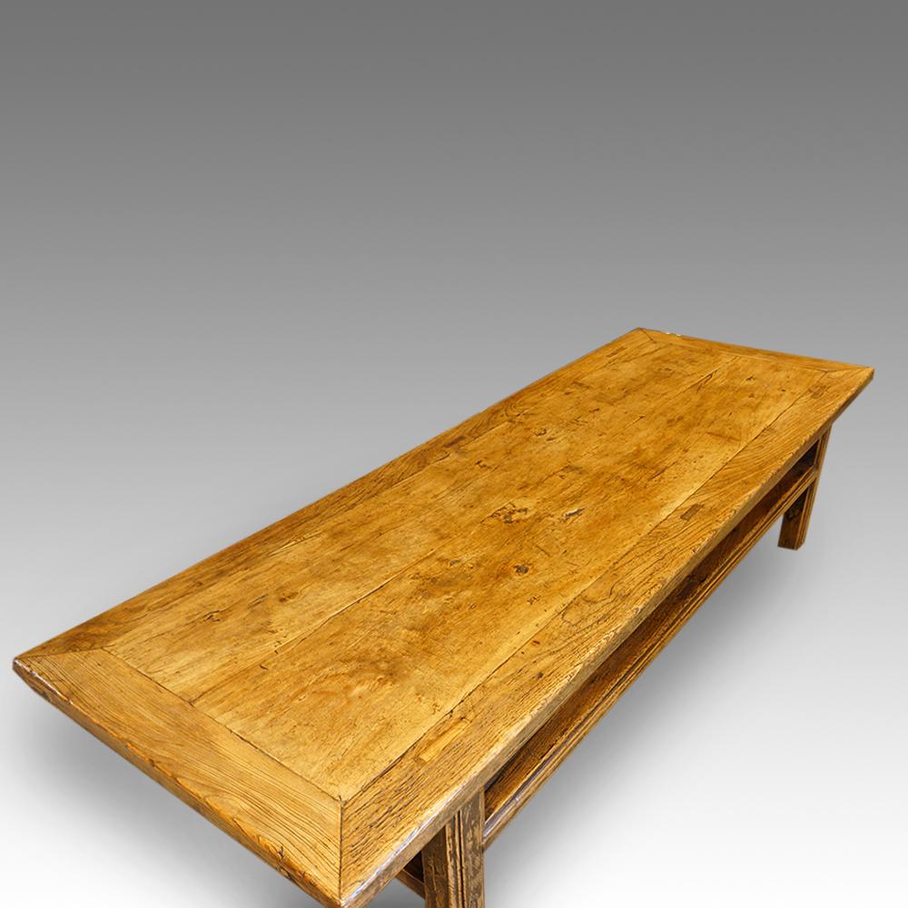 Antique Chinese Elm Coffee Table, 19th. century 2