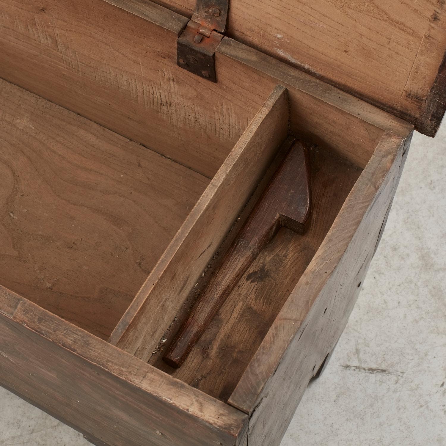 Antico forziere in olmo - Regno Unito, XVII secolo in vendita 1