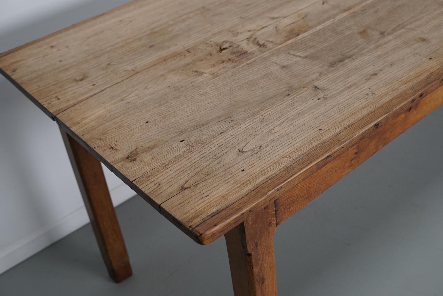 Table de salle à manger rustique française en orme du début du 20e siècle en vente 5