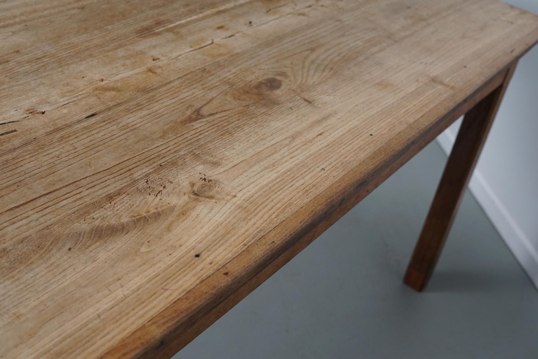 Table de salle à manger rustique française en orme du début du 20e siècle en vente 13