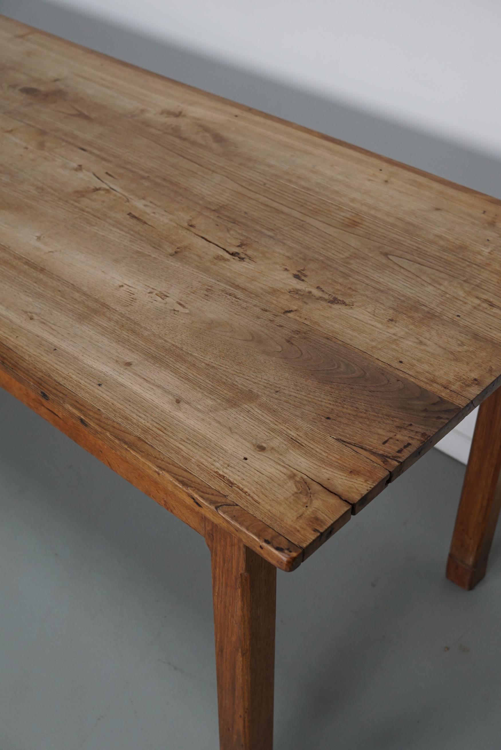 Table de salle à manger rustique française en orme du début du 20e siècle en vente 1