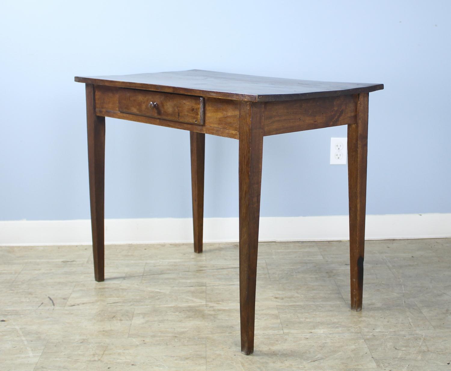 Antique Elm Side Table In Good Condition In Port Chester, NY