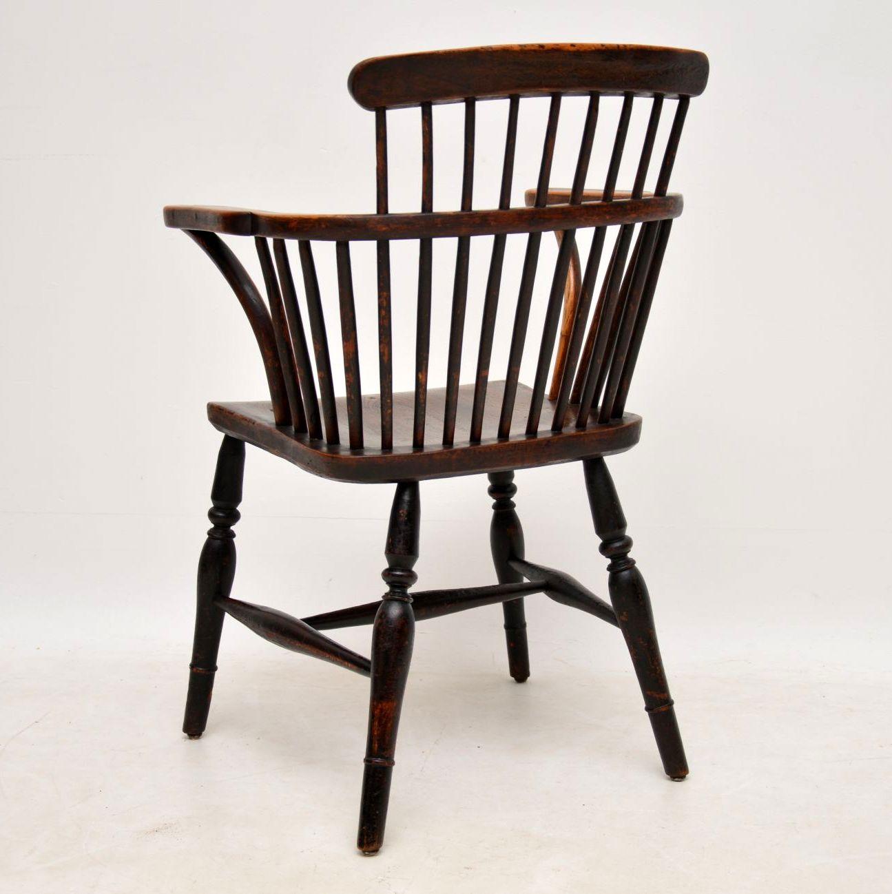 Antiker Ulmen-Windsor-Stuhl mit Spindelrücken im Zustand „Gut“ in London, GB