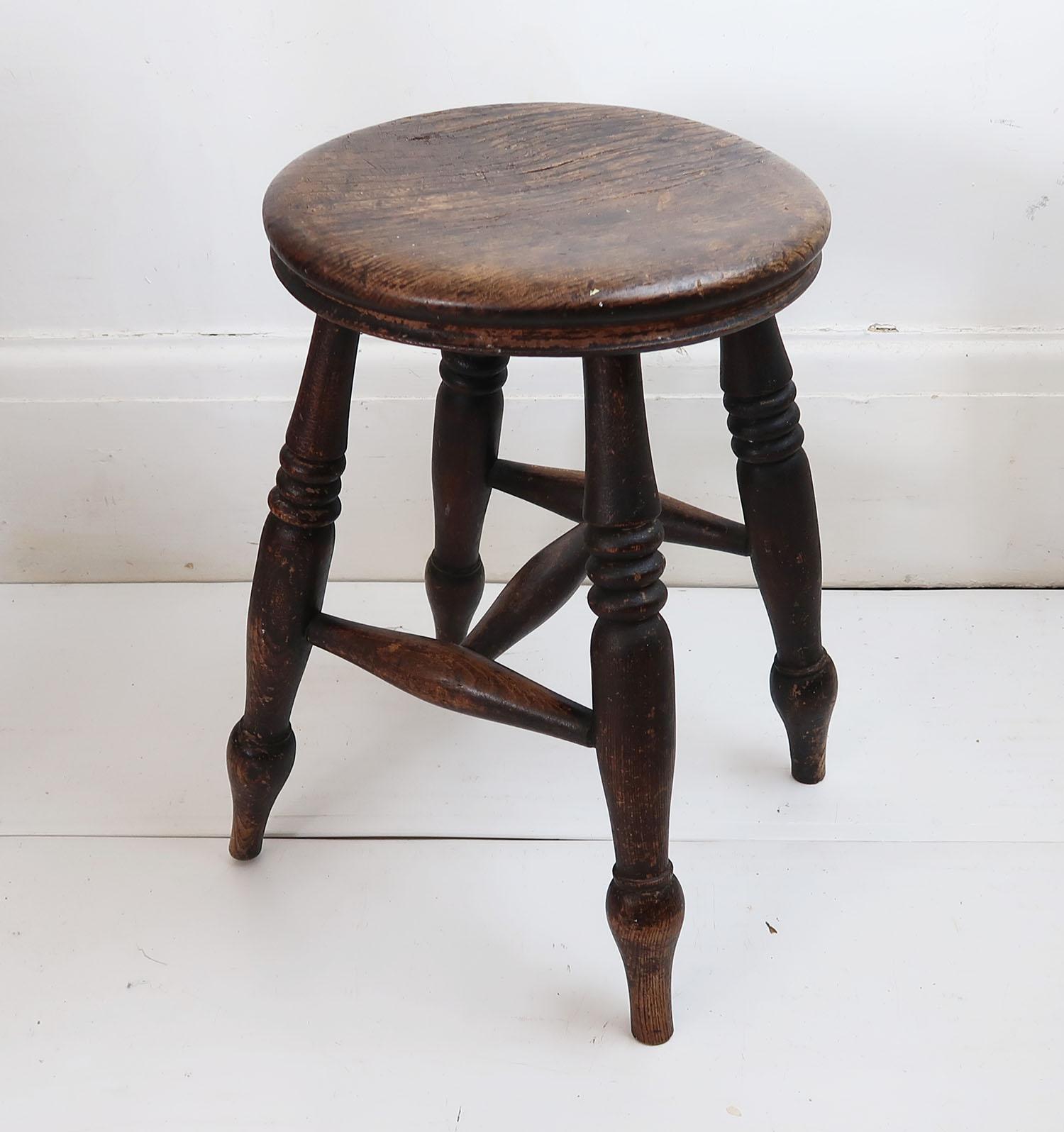 Super little piece of country furniture.

Very honest piece. 

Totally original patina

Sturdy construction.












 