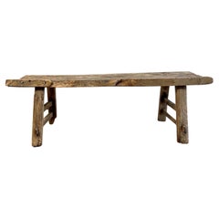 Table basse ancienne en bois d'orme avec détails d'origine