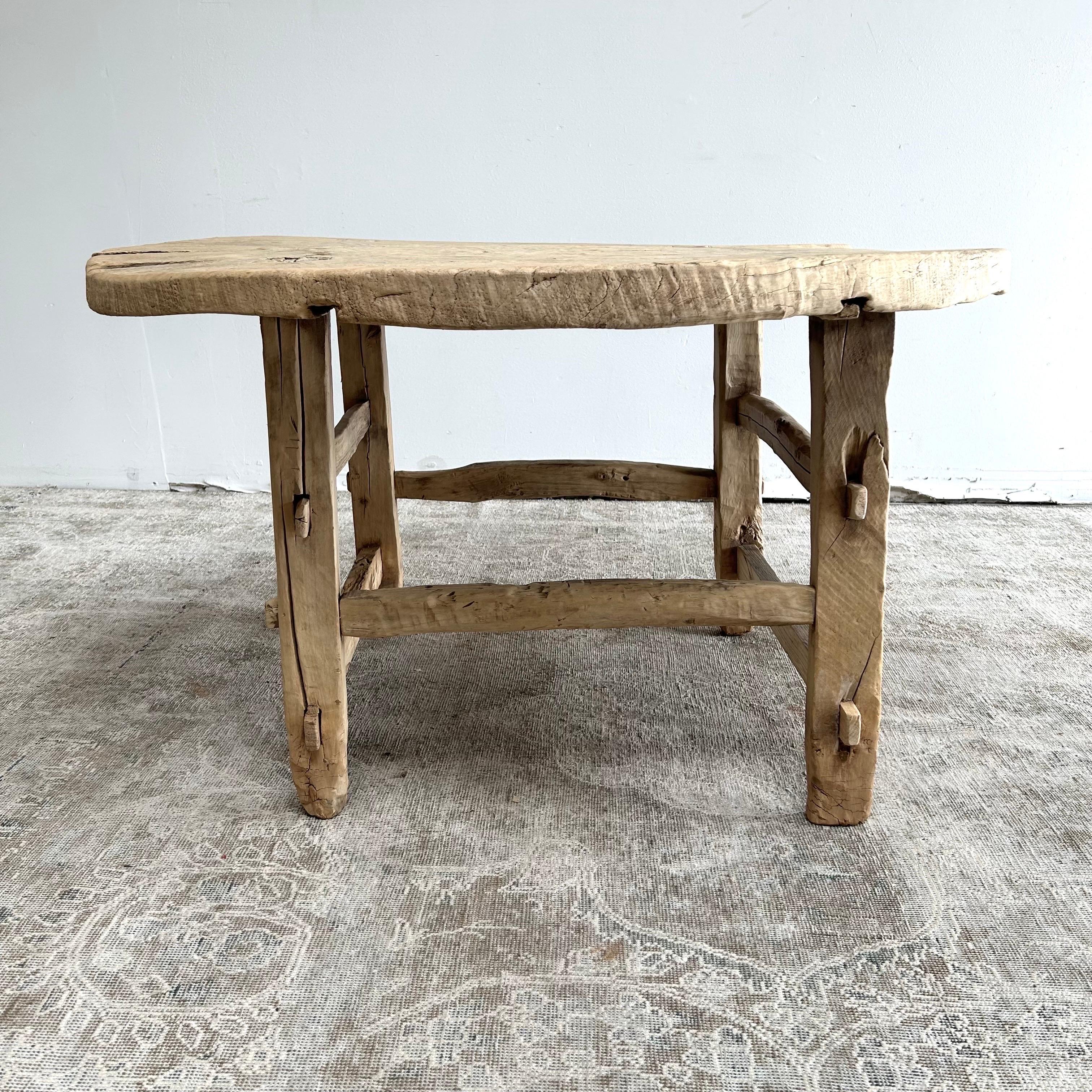 Elm coffee table 45”rd. X 26”h
Vintage antique elm wood coffee table with beautiful antique weathered patina top Beautiful antique patina, with weathering and age, these are solid and sturdy ready for daily use, use as a coffee table or entry bench.