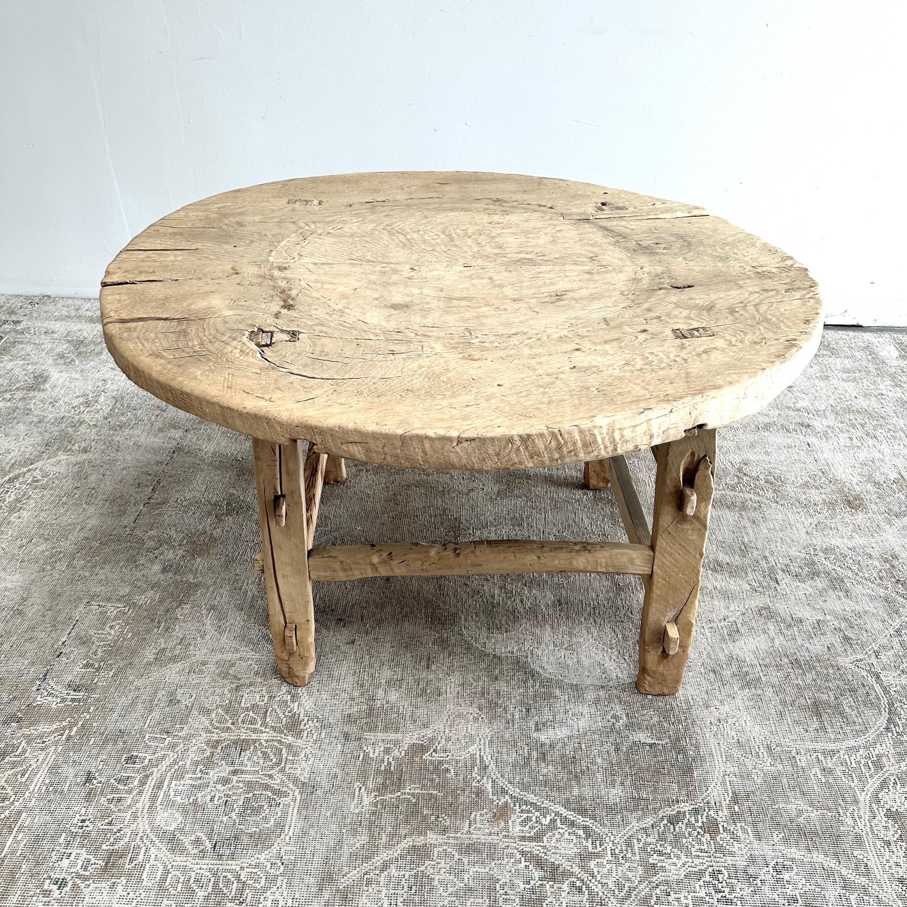 Ancienne table basse ou table basse en bois d'orme Bon état - En vente à Brea, CA