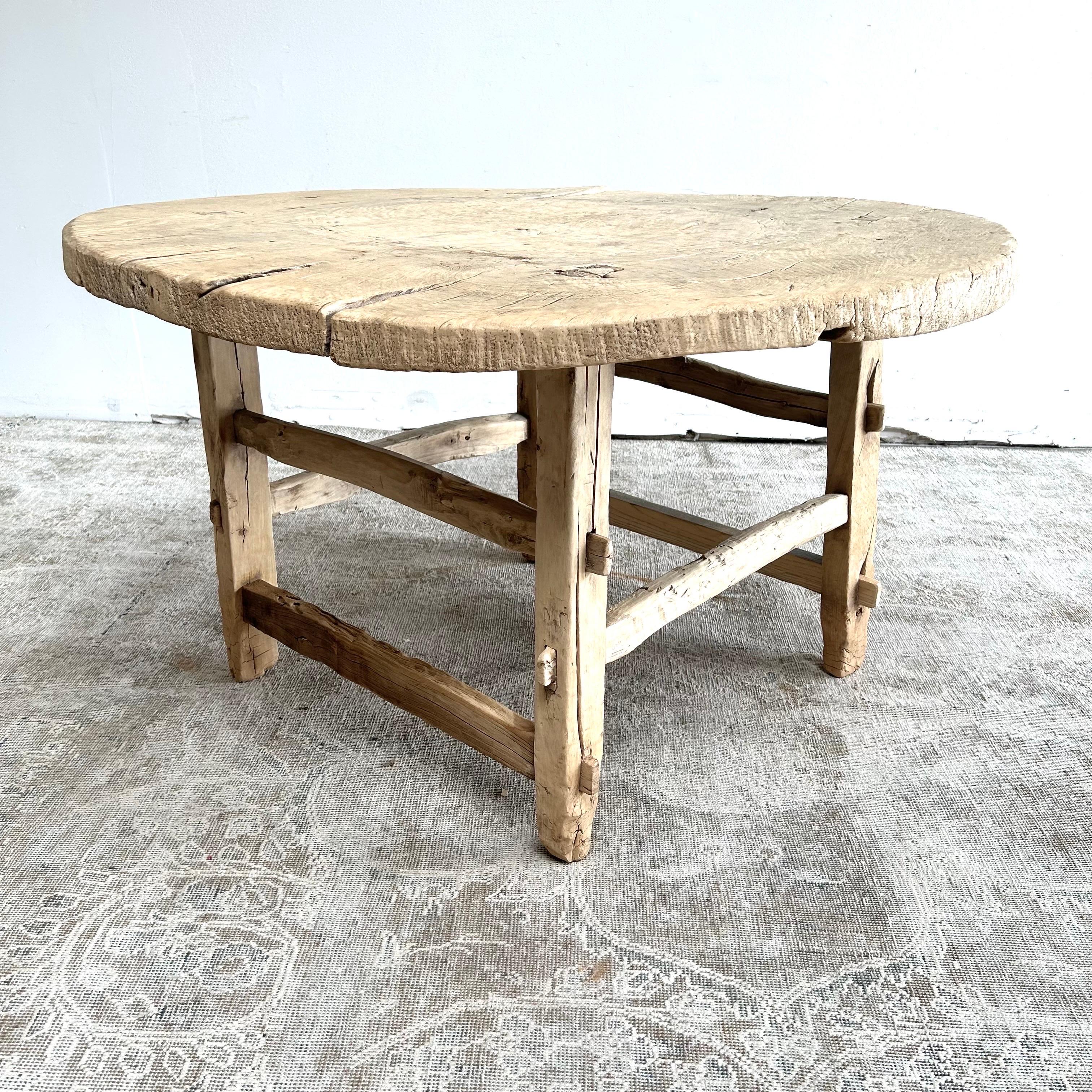 20ième siècle Ancienne table basse ou table basse en bois d'orme en vente