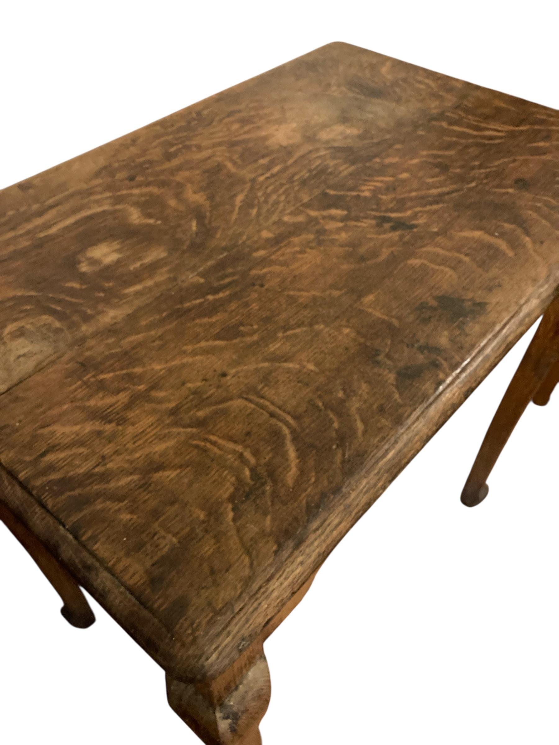 Antique Elm Wood Side or Occassional table early 1900's In Good Condition For Sale In Bishop's Stortford, GB