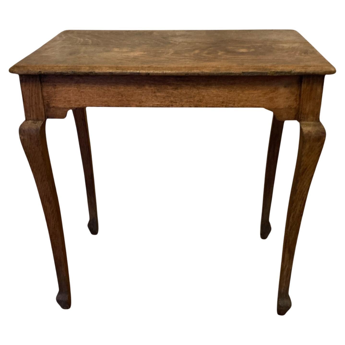Mesa auxiliar u ocasional antigua de madera de olmo de principios de 1900