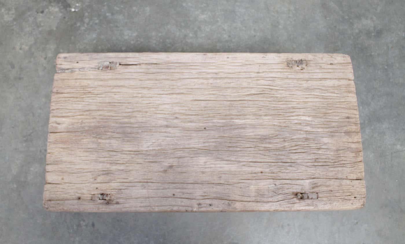 Table basse ancienne en bois d'Elmwoods Bon état - En vente à Brea, CA