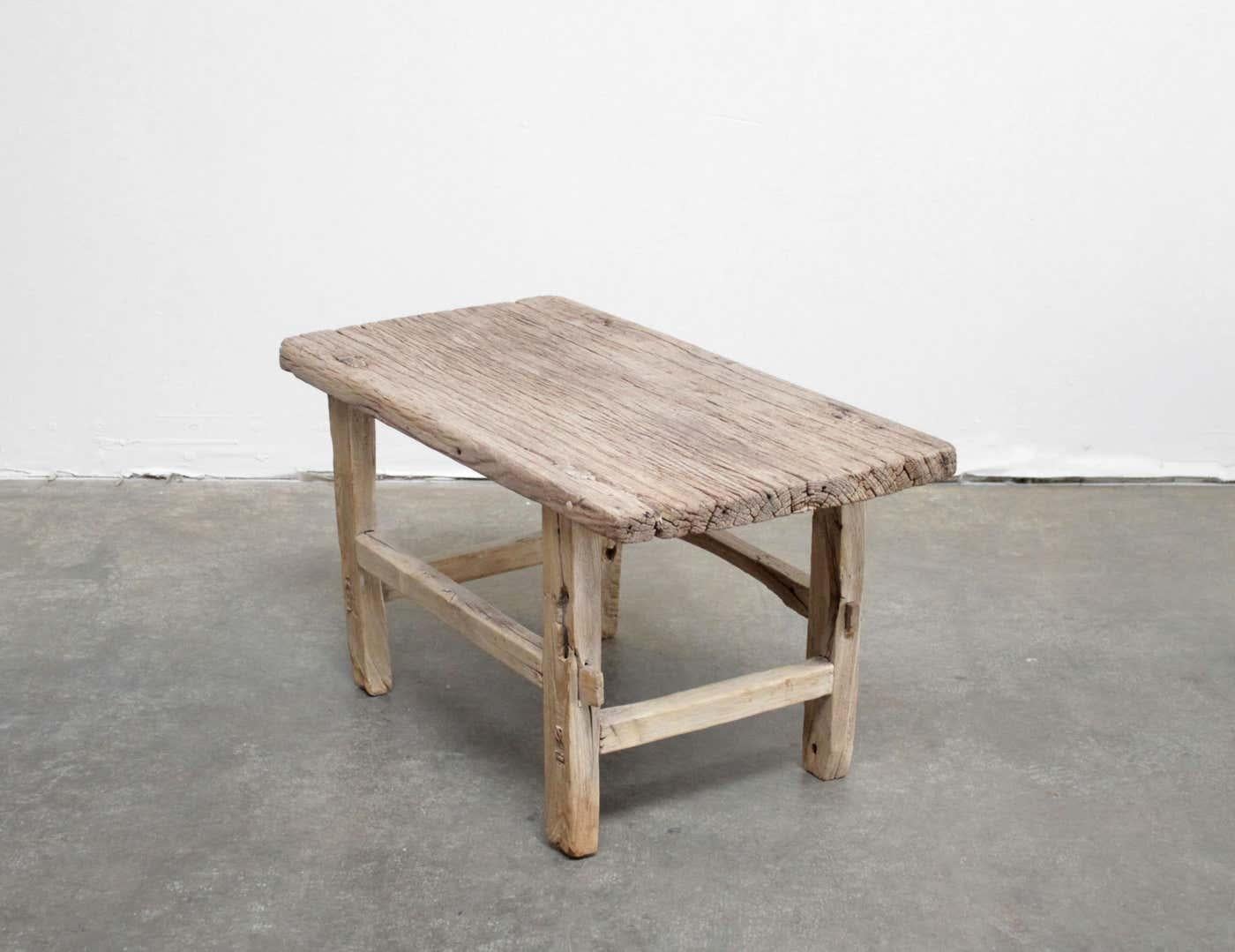 Table basse ancienne en bois d'Elmwoods en vente 1