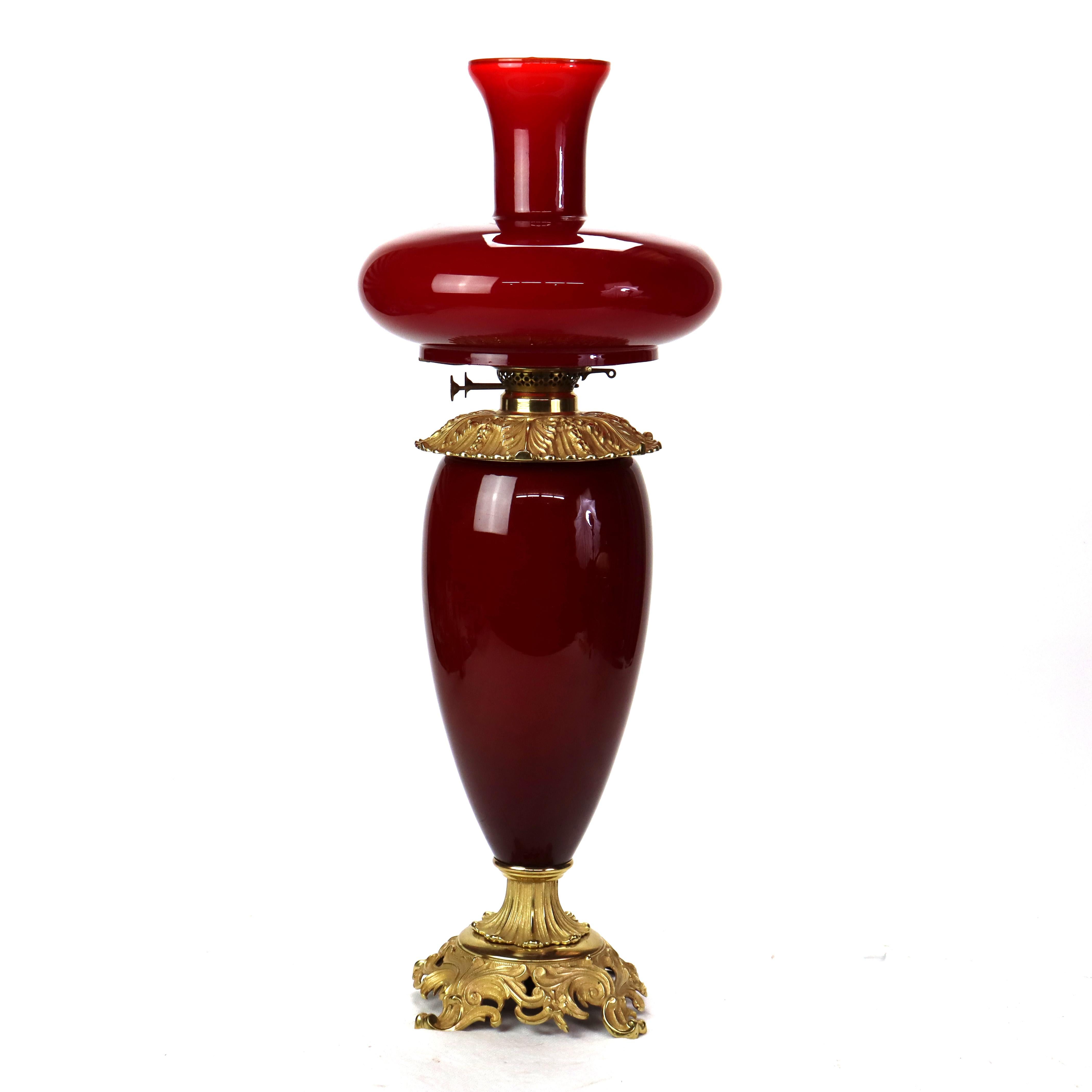 Antiguo E.M. & Co. Apolo Lámpara de aceite de cristal rojo de Lo que el viento se llevó c1900 en Bueno estado para la venta en Big Flats, NY