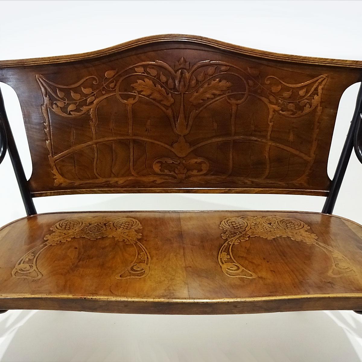 Antique Embossed Bentwood Bench Attributed to Jacob and Josef Kohn In Good Condition In Highclere, Newbury