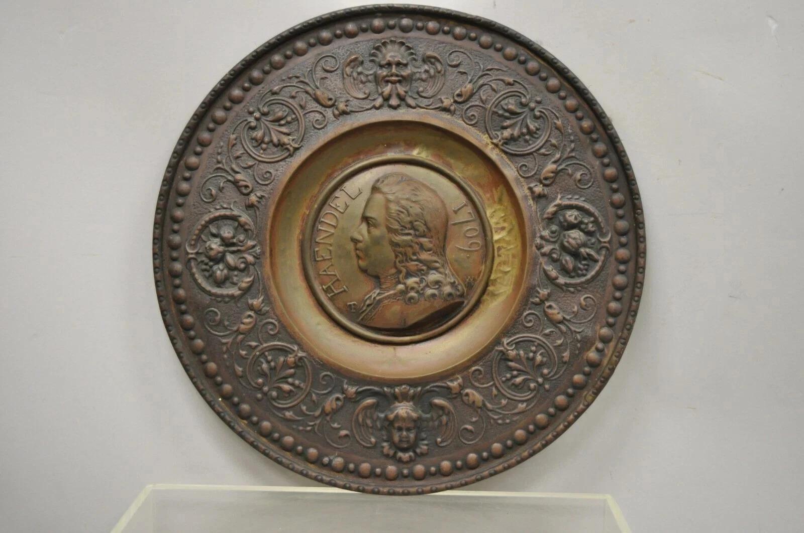 Antique Embossed Copper Neoclassical Bach and Haendel Charger Plates - a Pair (Neoklassisch) im Angebot