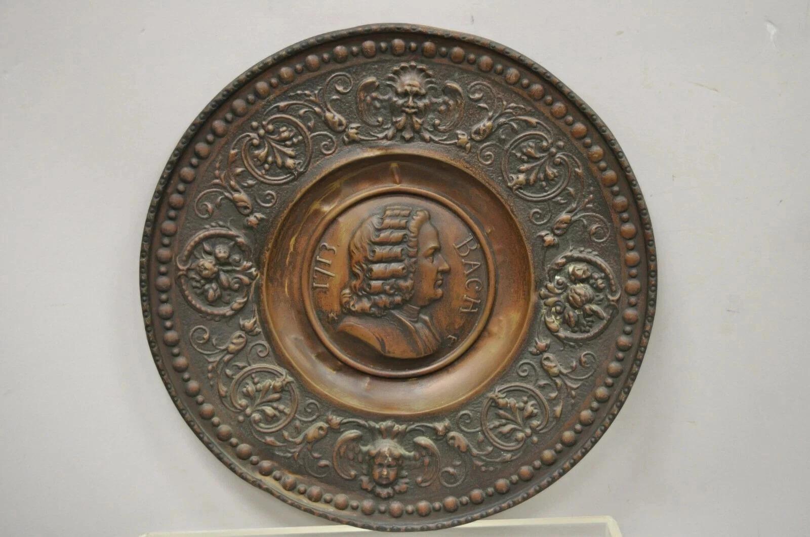 Antique Embossed Copper Neoclassical Bach and Haendel Charger Plates - a Pair (Unbekannt) im Angebot
