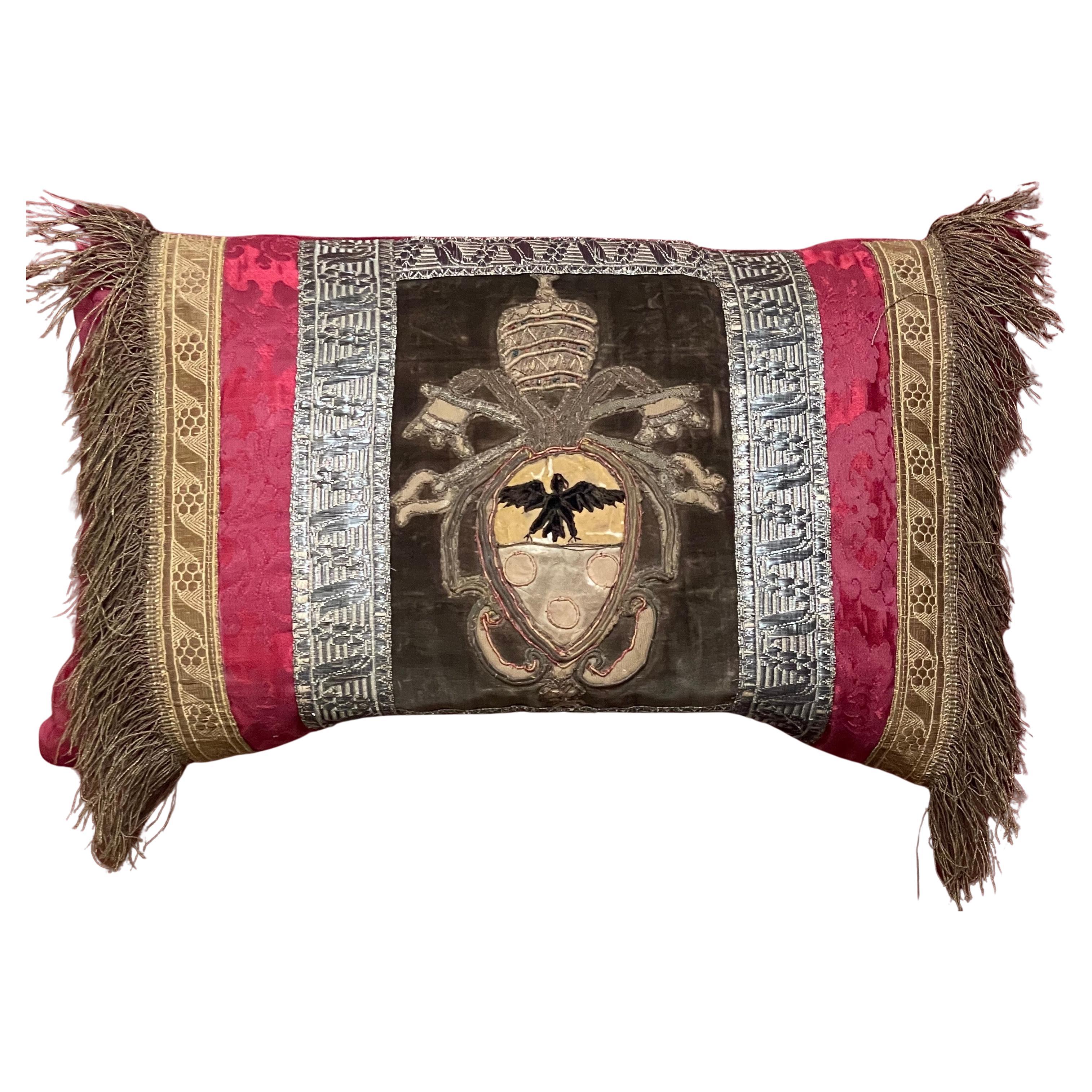 Antiguo Cojín Bordado Escudo de Armas