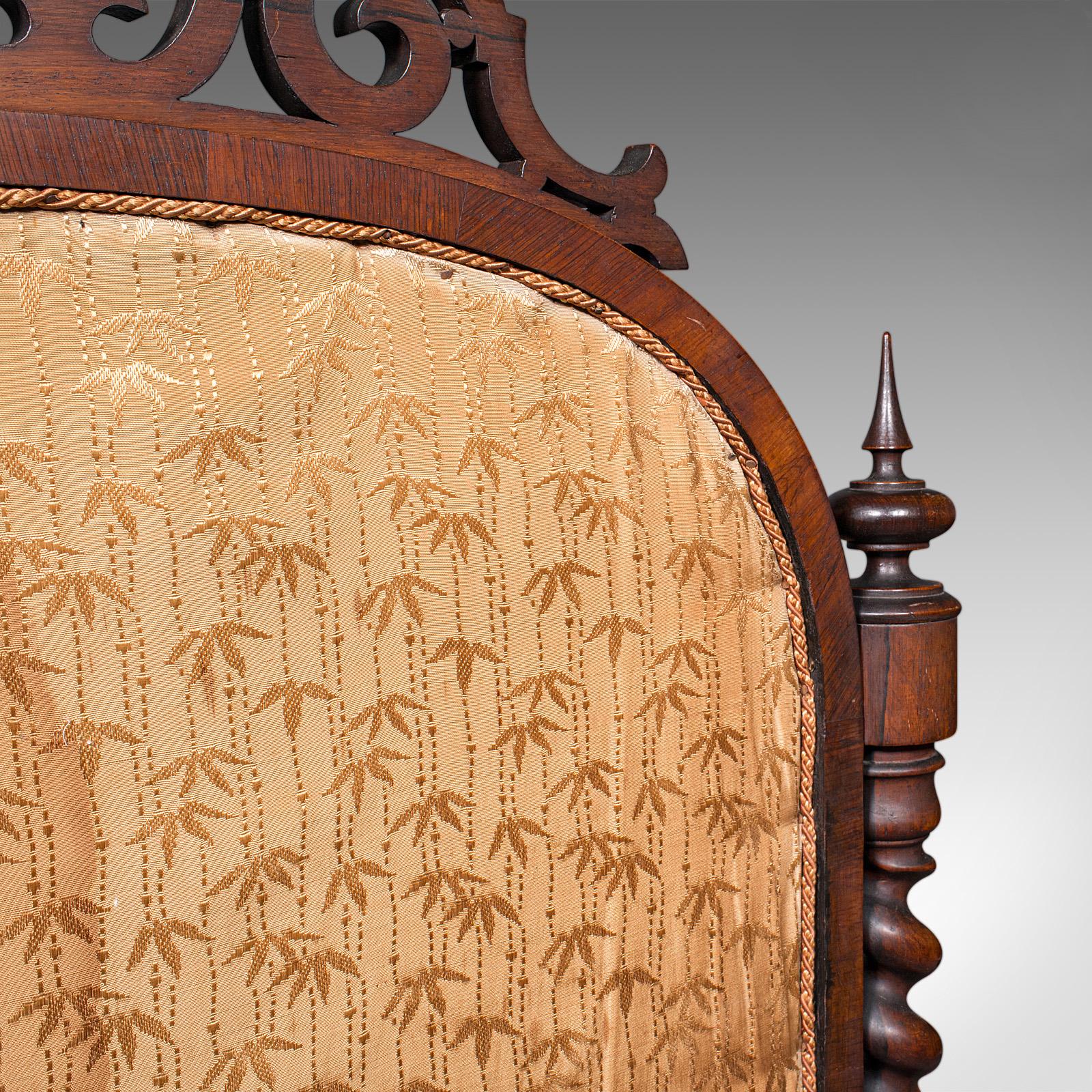 Antique Embroidered Fire Screen, English, Walnut, Needlepoint, Early Victorian in vendita 4