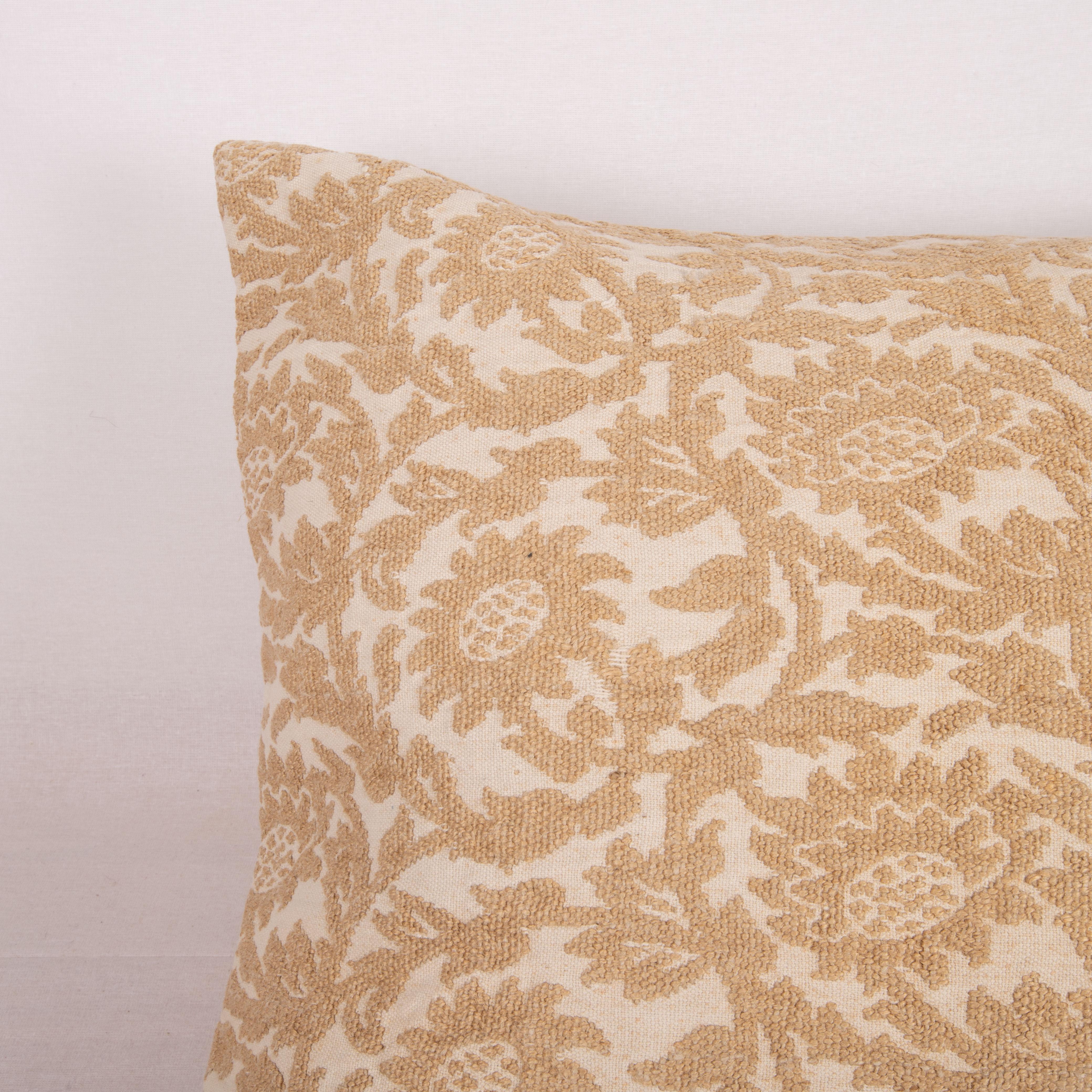 Antique Embroidered Pillow Case, Europe, Early 20th C. In Good Condition For Sale In Istanbul, TR