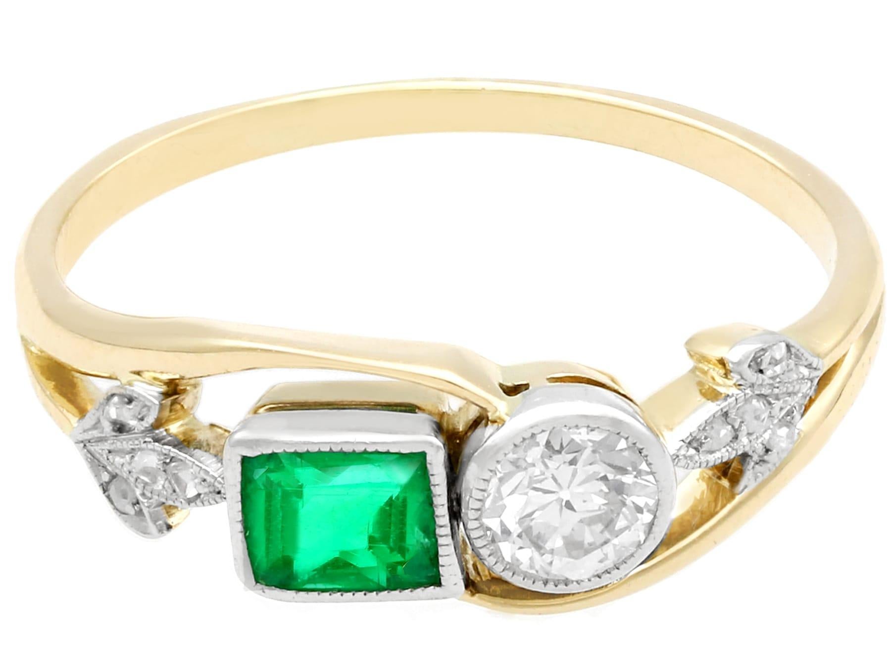 Antique Emerald and Diamond 14K Yellow Gold Twist Ring, Circa 1920 In Excellent Condition For Sale In Jesmond, Newcastle Upon Tyne
